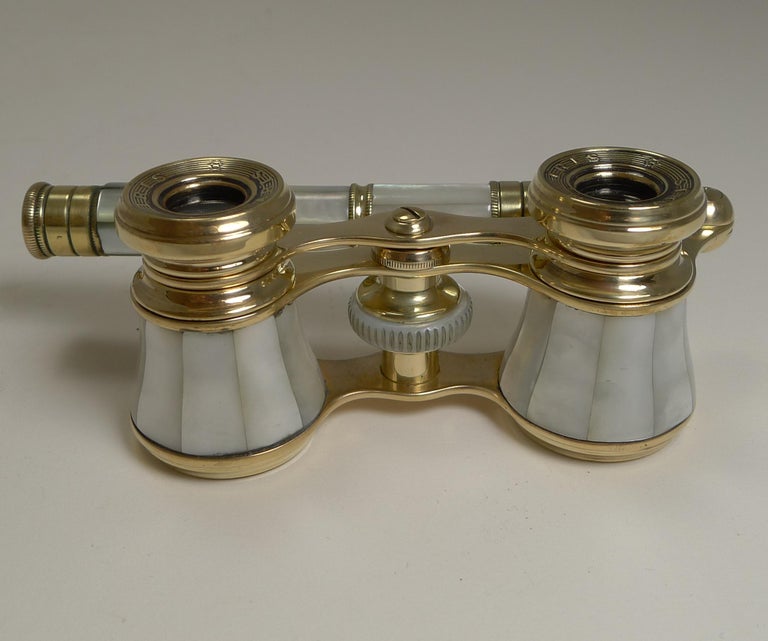 Antique Opera Glasses, Mother of Pearl circa 1900, Signed, Iris, Paris