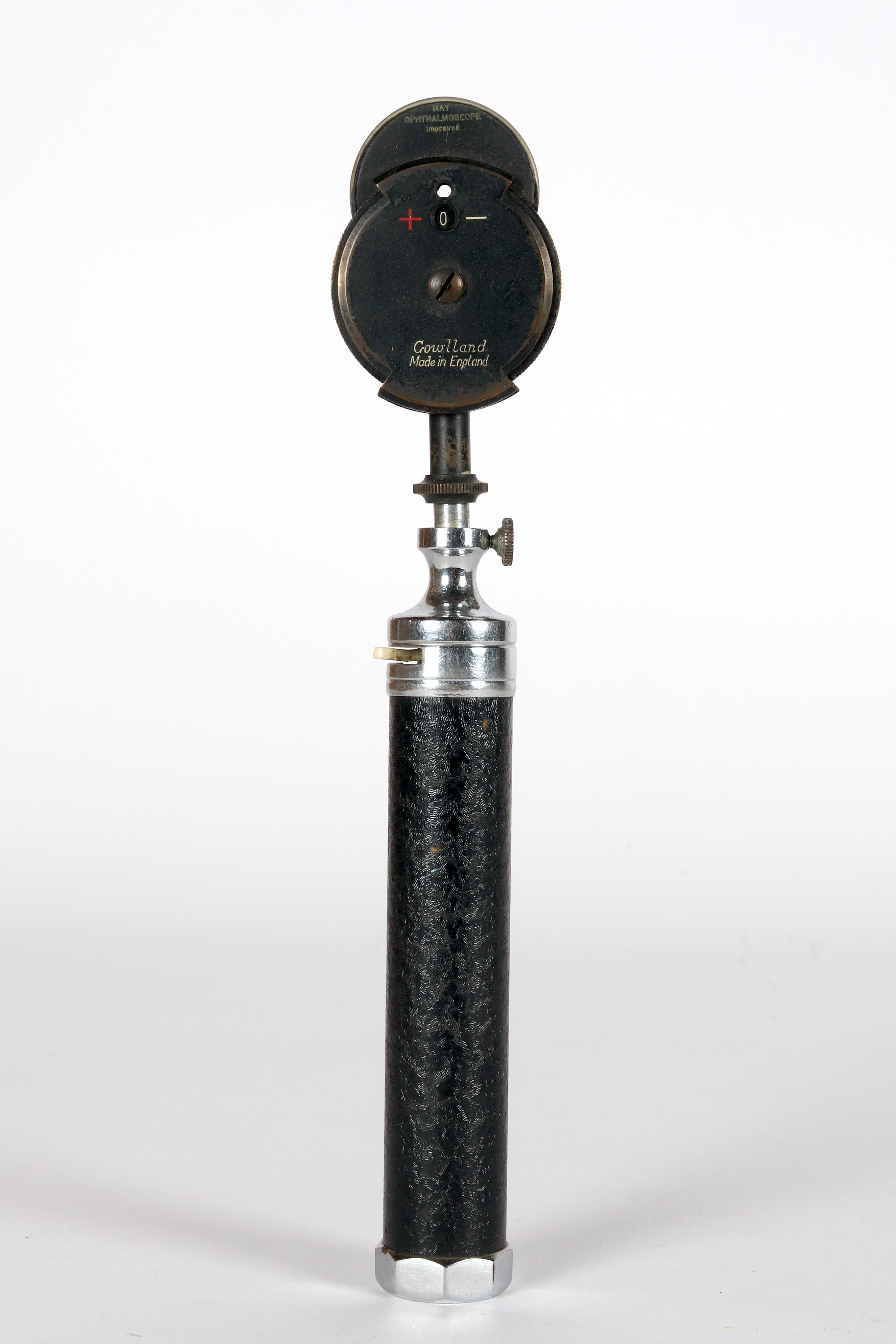 Anglais Ophtalmoscope antique Gowllands 'mai ophtalmoscope amélioré'. Angleterre, 1940. en vente