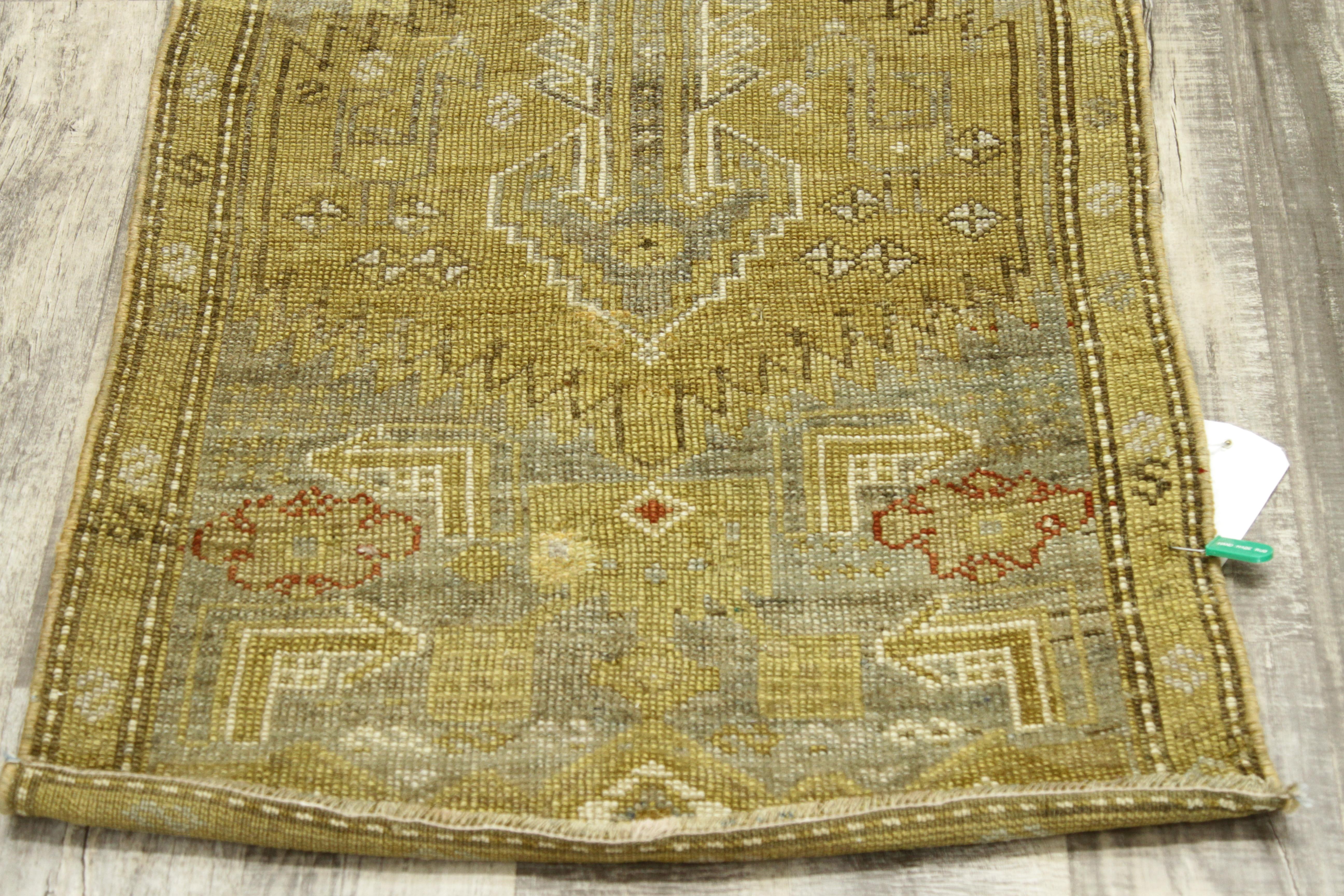 Tappeto organico antico con design Kolayaei e colori fantastici, circa 1930 in vendita 9