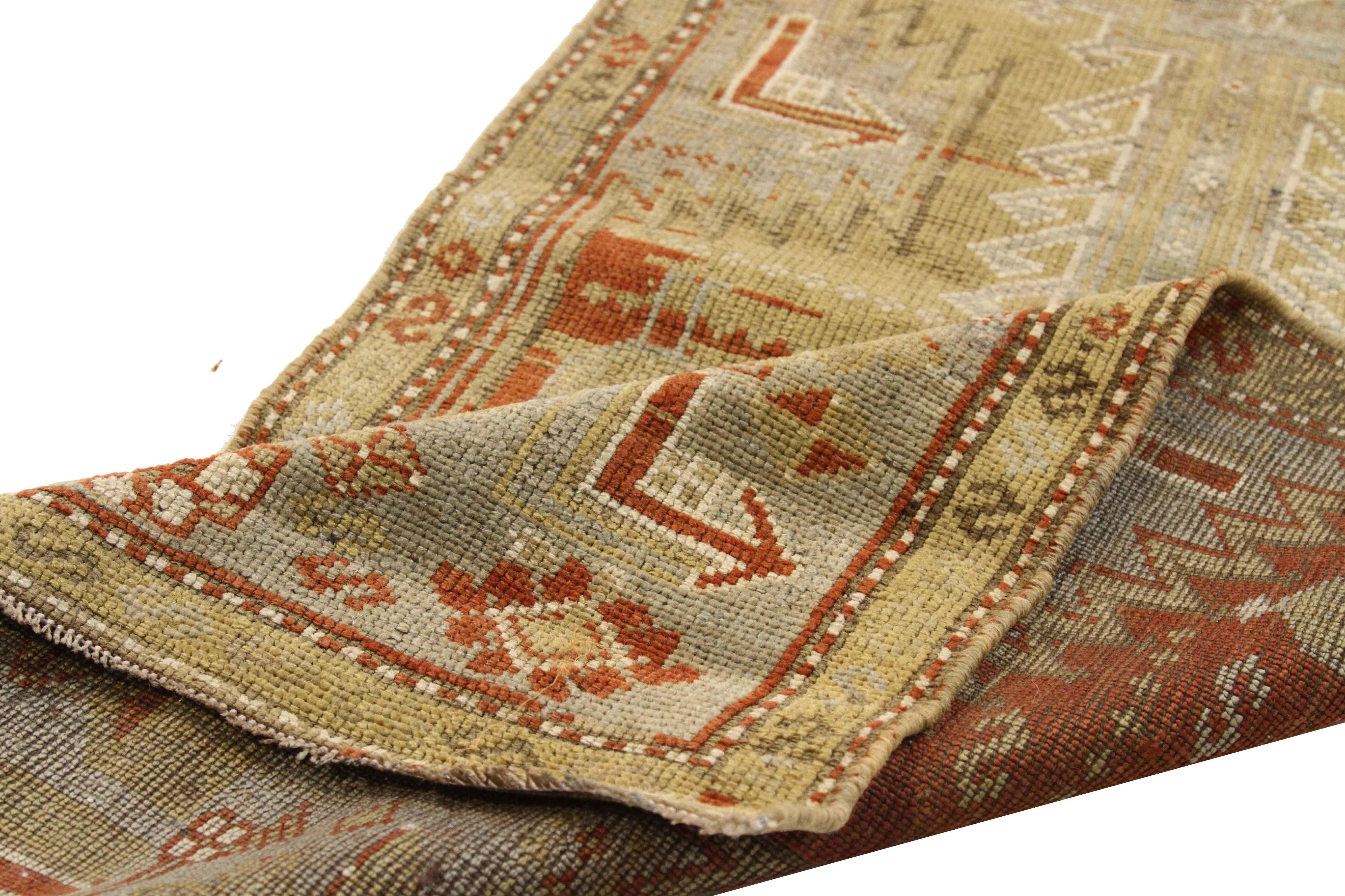 Persian Antique Organic Rug in Kolayaei Design with Fantastic Colors, circa 1930s For Sale