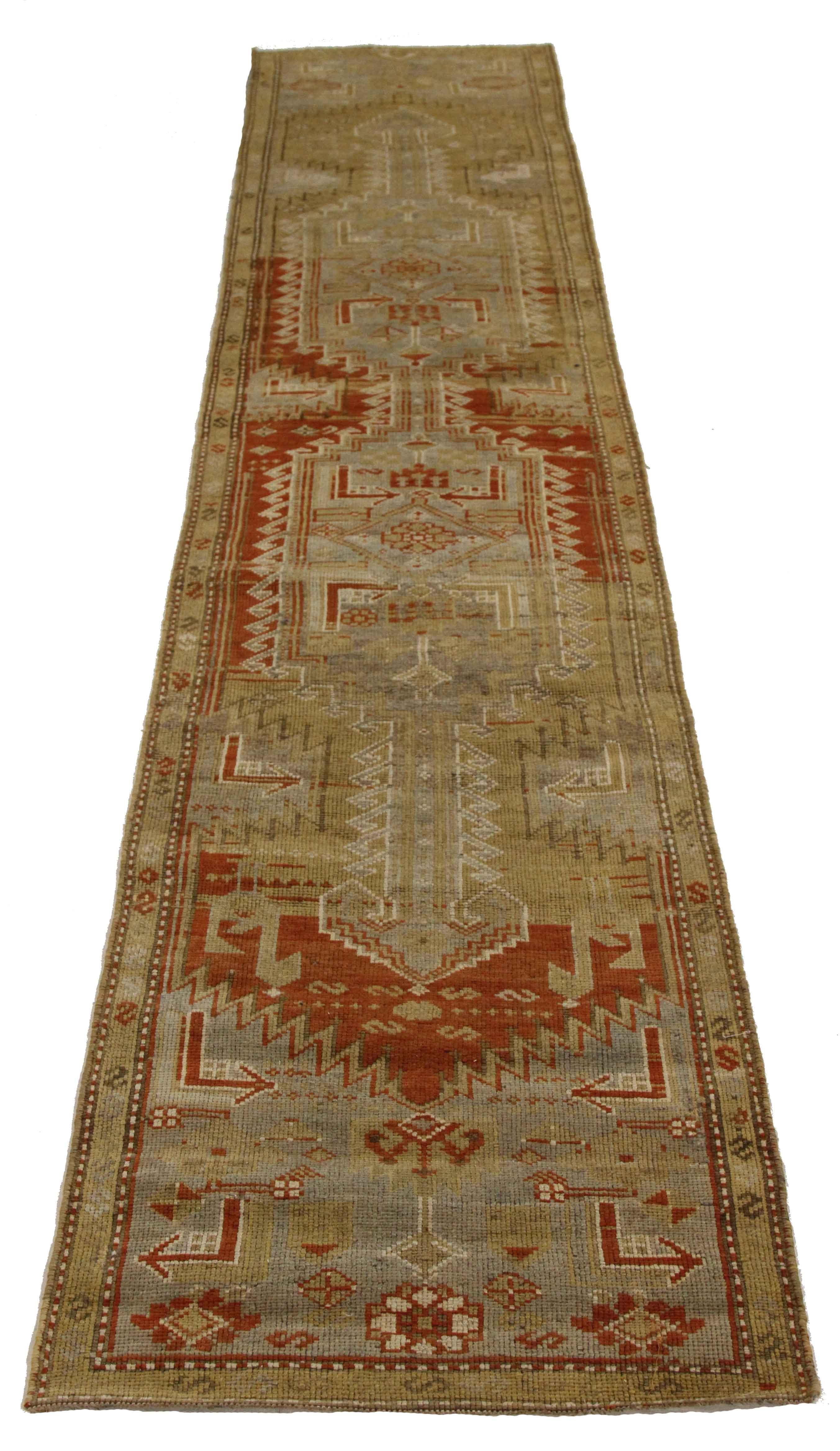Hand-Knotted Antique Organic Rug in Kolayaei Design with Fantastic Colors, circa 1930s For Sale