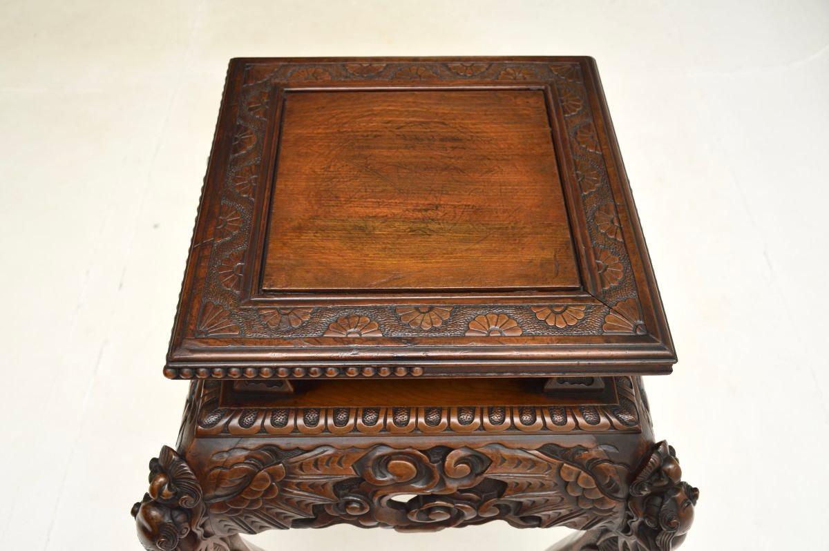 Chinois Ancien support à plantes / table d'appoint en bois oriental sculpté en vente