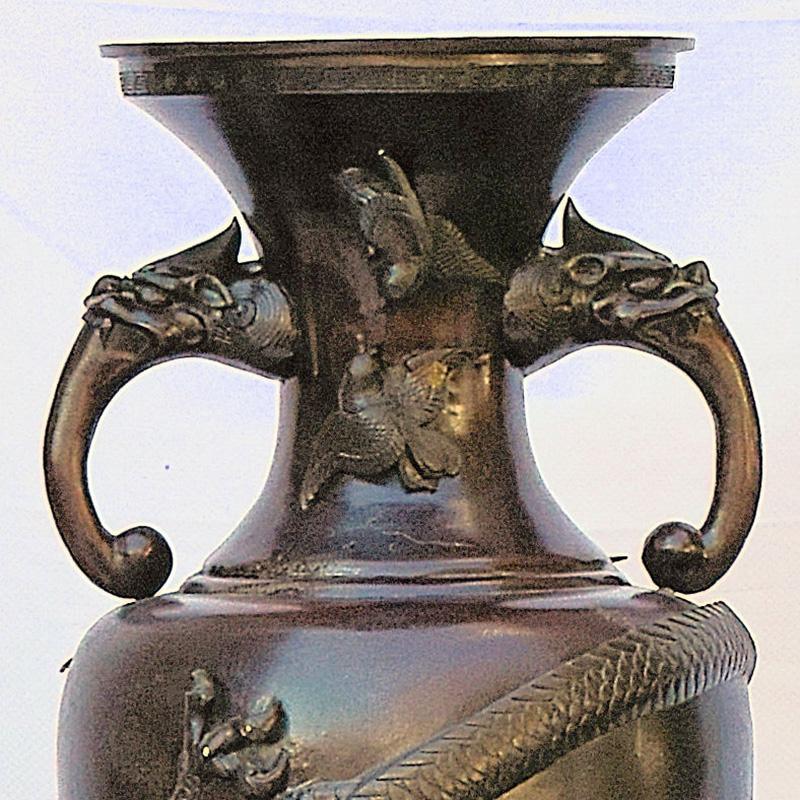 antique chinese bronze vase