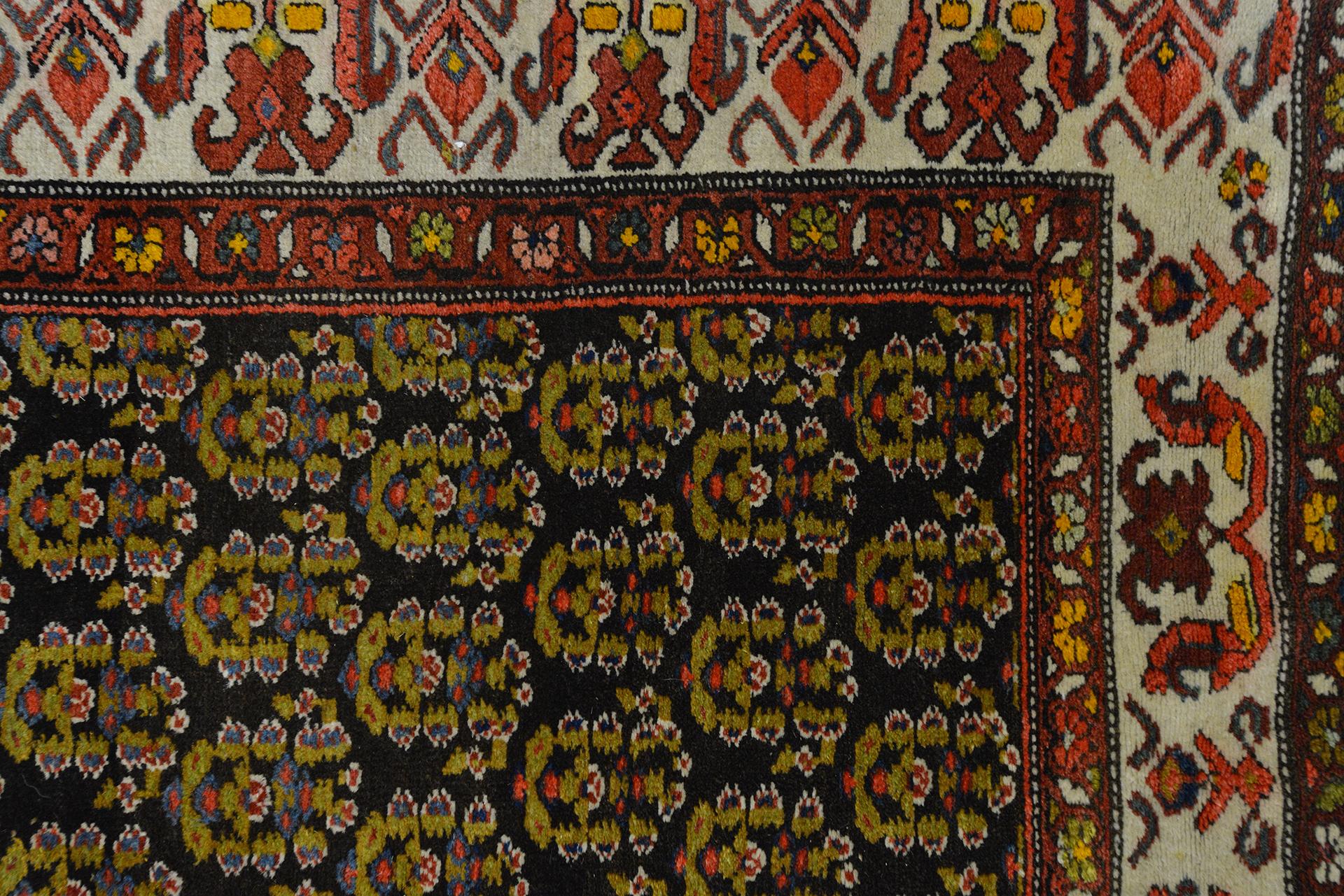 nr. 1258 - Elegant Oriental carpet runner with beautiful flowers to form the 