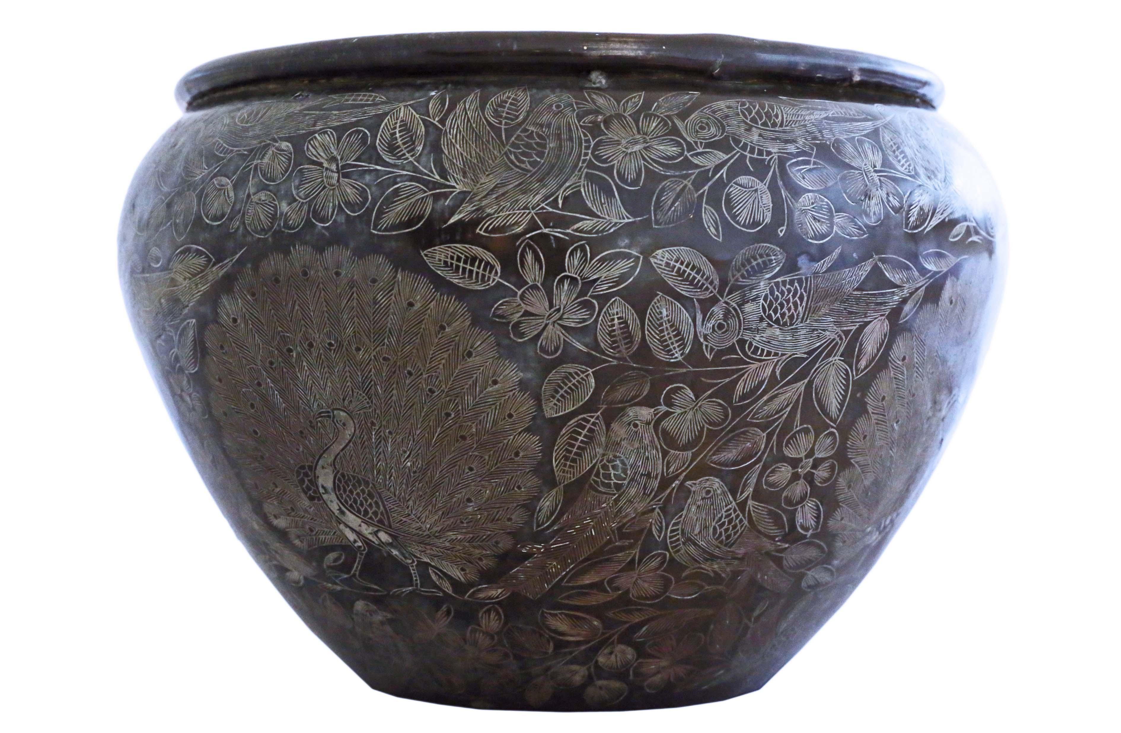 Antique quality Oriental Japanese or Chinese bronze Jardinière planter bowl early 20th Century.

Would look amazing in the right location. Great colour, age and patina.

Overall maximum dimensions: 30cm diameter x 21cm high. Mouth diameter 23cm.