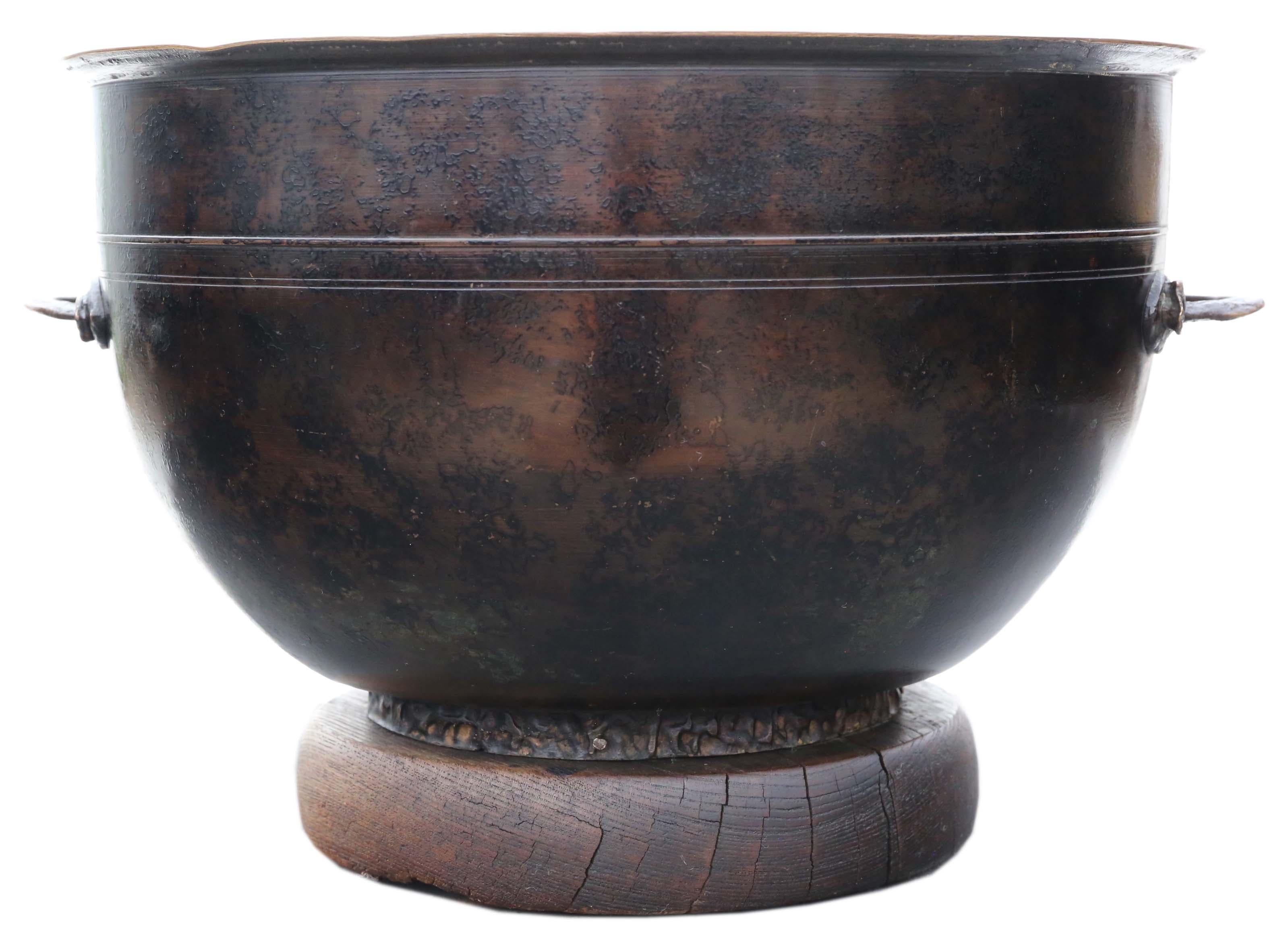 Early 20th Century Antique Oriental Japanese Large Fine Quality Bronze Bowl Planter Jardinière Cens