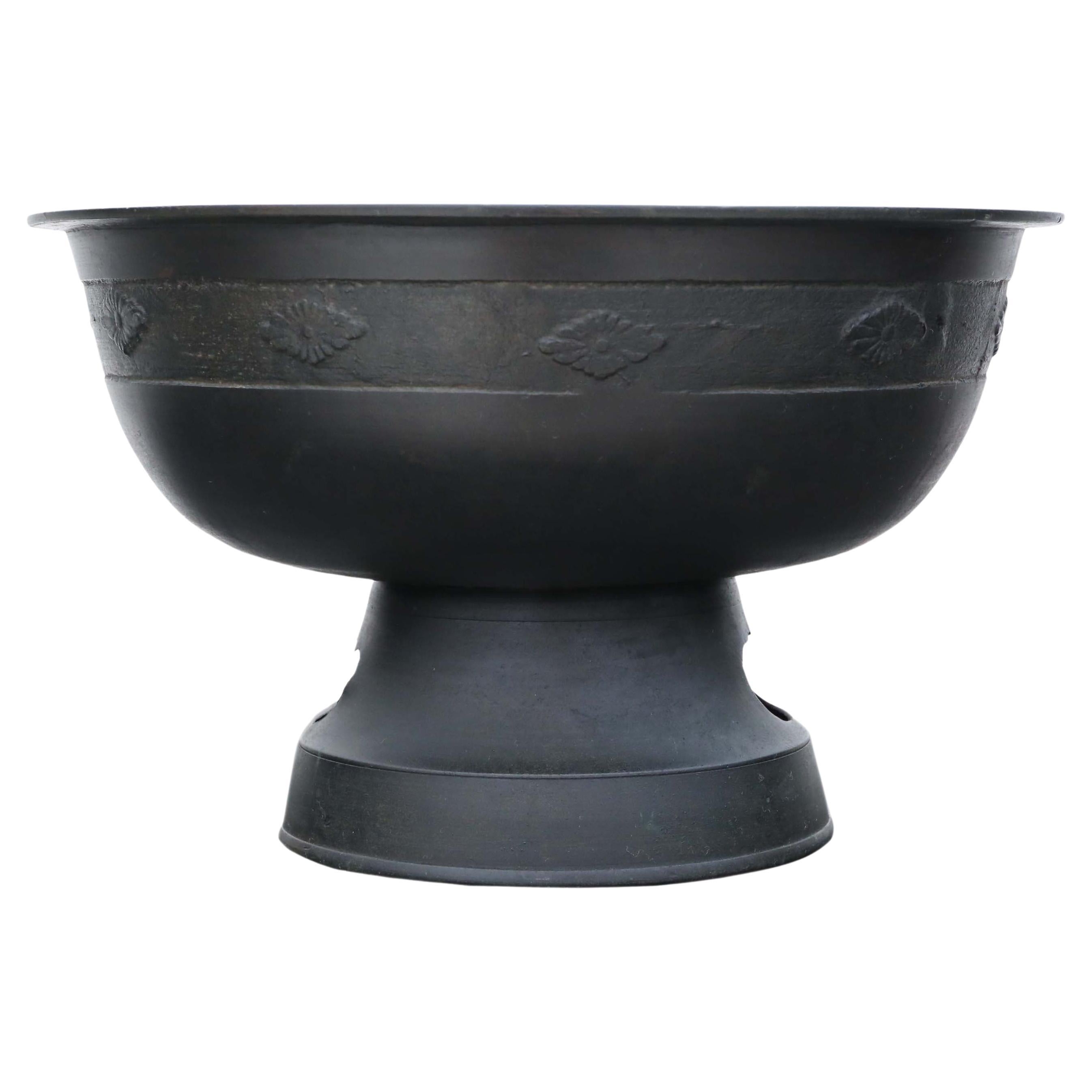 Antique Oriental Japanese Large Fine Quality Bronze Bowl Planter Jardinière For Sale