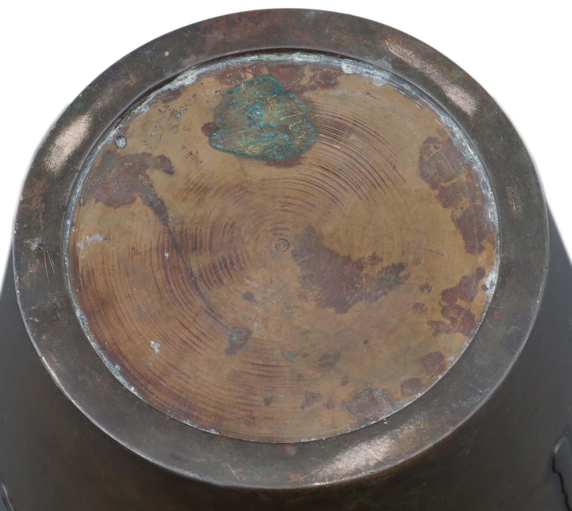 Antique Oriental Japanese Large Fine Quality Bronze Tsubo Vase Meiji, C1880 For Sale 2