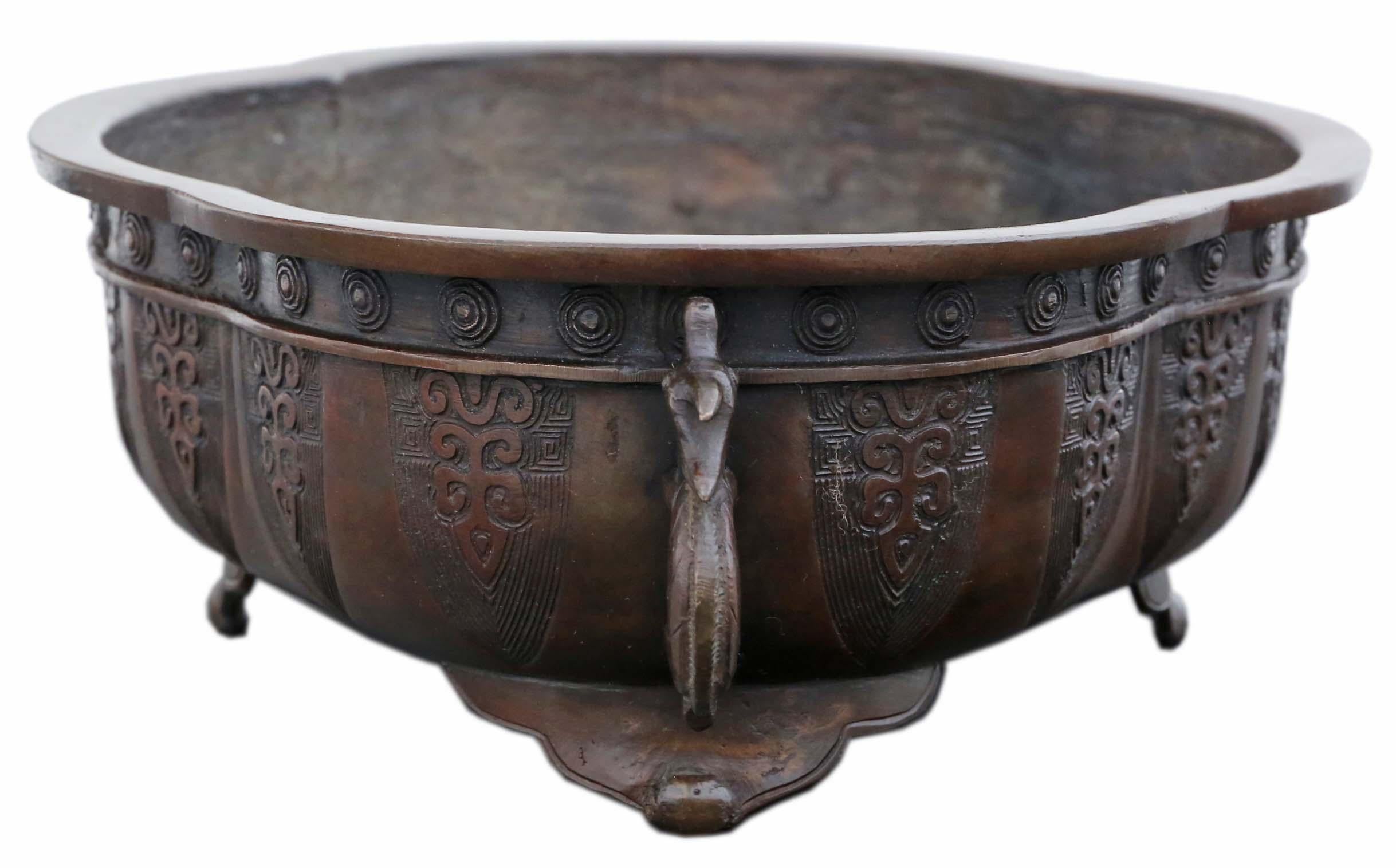 Antique Oriental Japanese Large Fine Quality Shaped Bronze Bowl Planter Jardiniè In Good Condition In Wisbech, Cambridgeshire