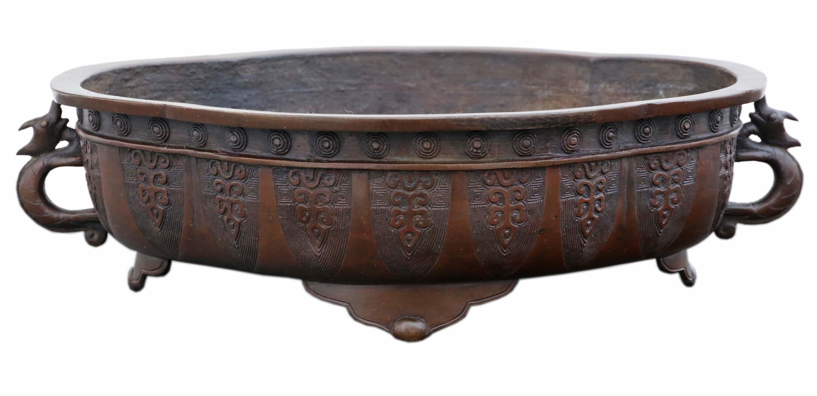 Early 20th Century Antique Oriental Japanese Large Fine Quality Shaped Bronze Bowl Planter Jardiniè