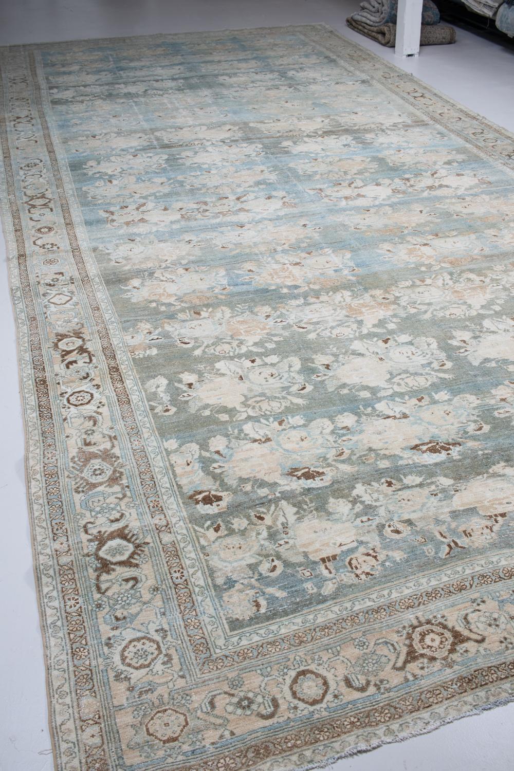 Antique Oriental Persian Rug For Sale 4