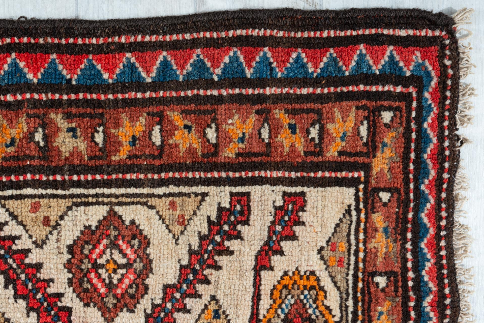 Tapis de couloir oriental ancien en vente 1