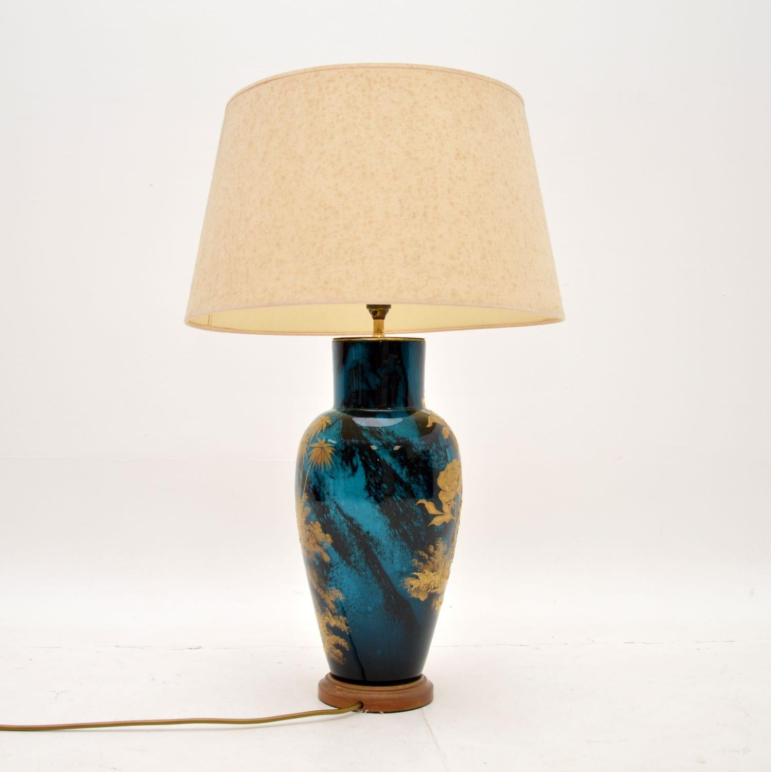 Chinese Export Antique Oriental Style Ceramic Table Lamp For Sale