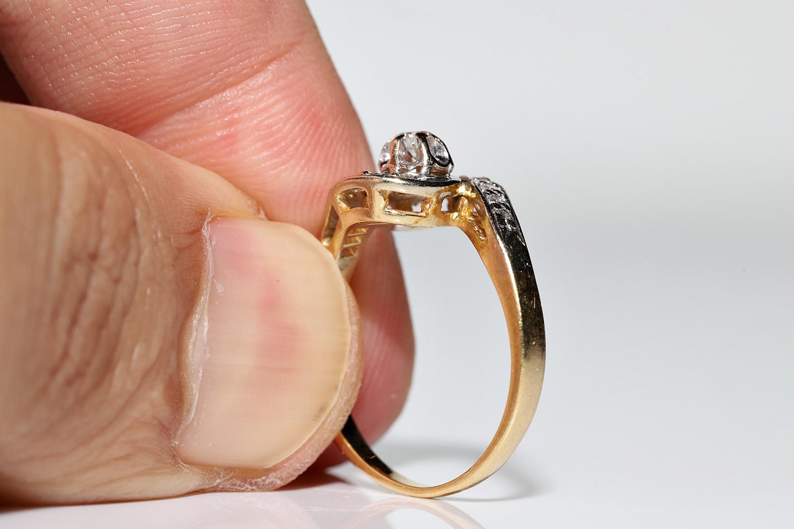Antique Original 18k Gold  Circa 1920s Art Deco Natural Diamond Decorated Ring  For Sale 2