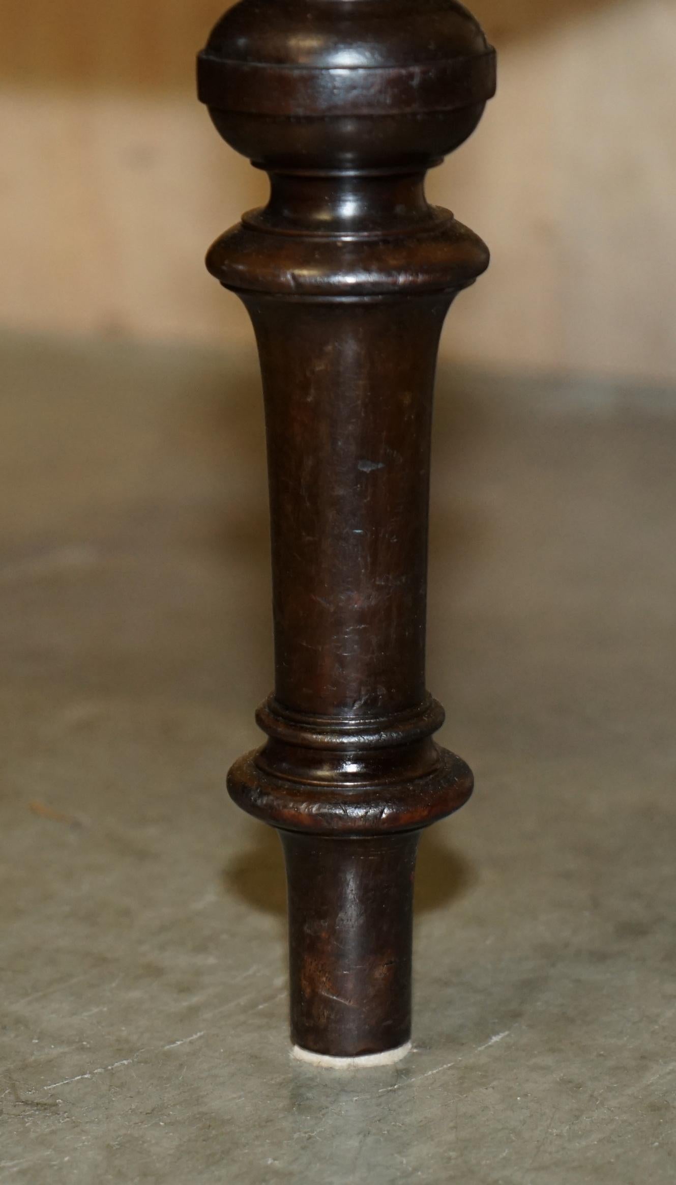 ANTIQUE ORIGINAL BROOKS LTD VICTORIAN HARDWOOD CAMPAIGN GRÜNE LEDER PiANO STOOL (19. Jahrhundert) im Angebot