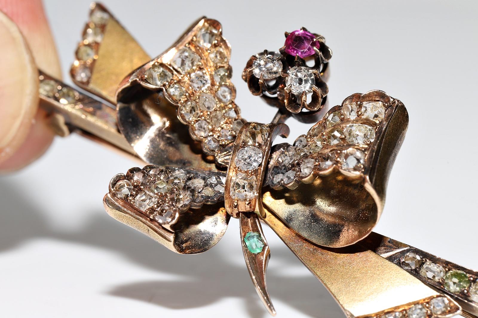 Antike Original Circa 1900er Jahre 14k Gold Natürlicher Altschliff Diamant Dekorierte Brosche im Angebot 2
