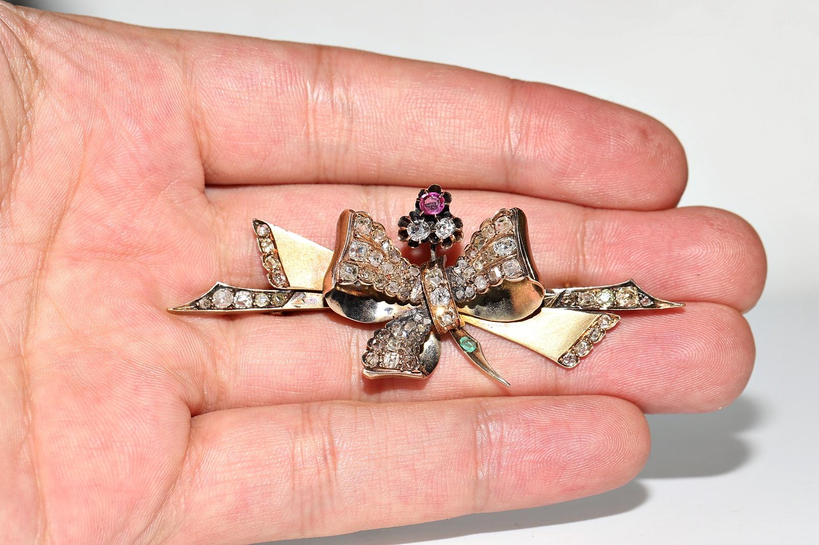 Antique Original Circa 1900s 14k Gold Natural Old Cut Diamond Decorated Brooch For Sale 3