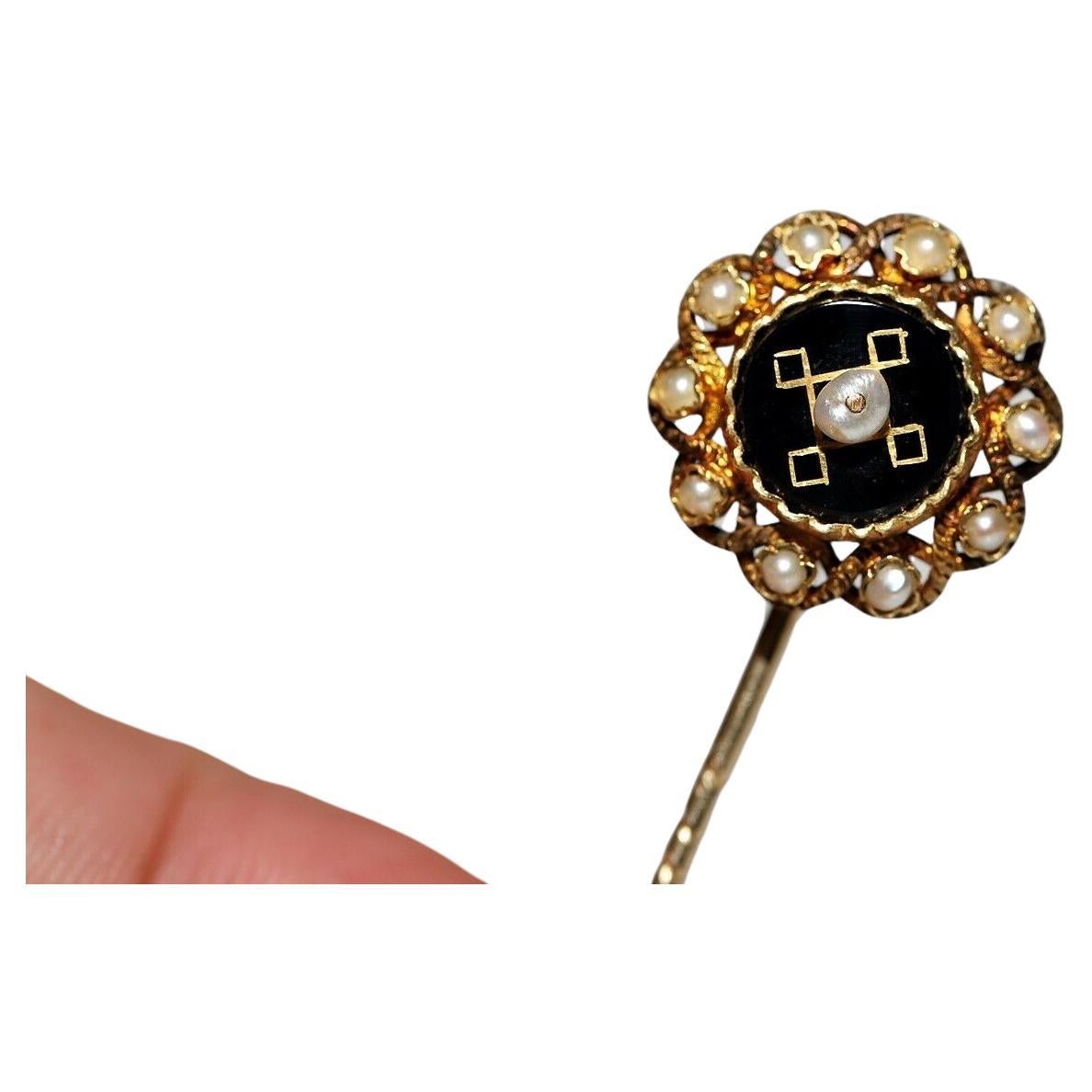  Antique Original Circa 1900s 14k Gold Natural Pearl And Onyx Decorated Brooch For Sale