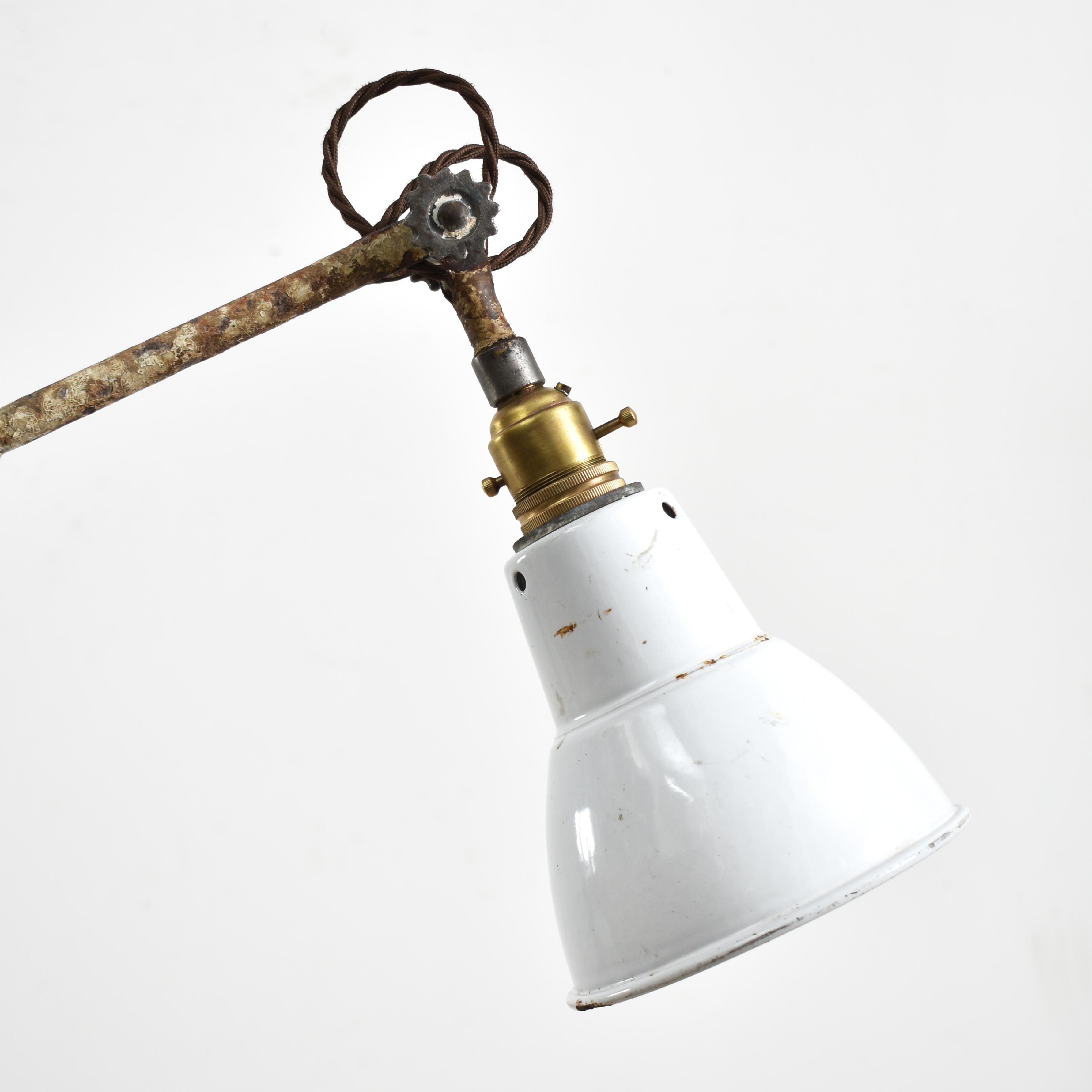Mid-Century Modern Lampe de bureau d'origine Dugdills Industrial, années 1930 en vente