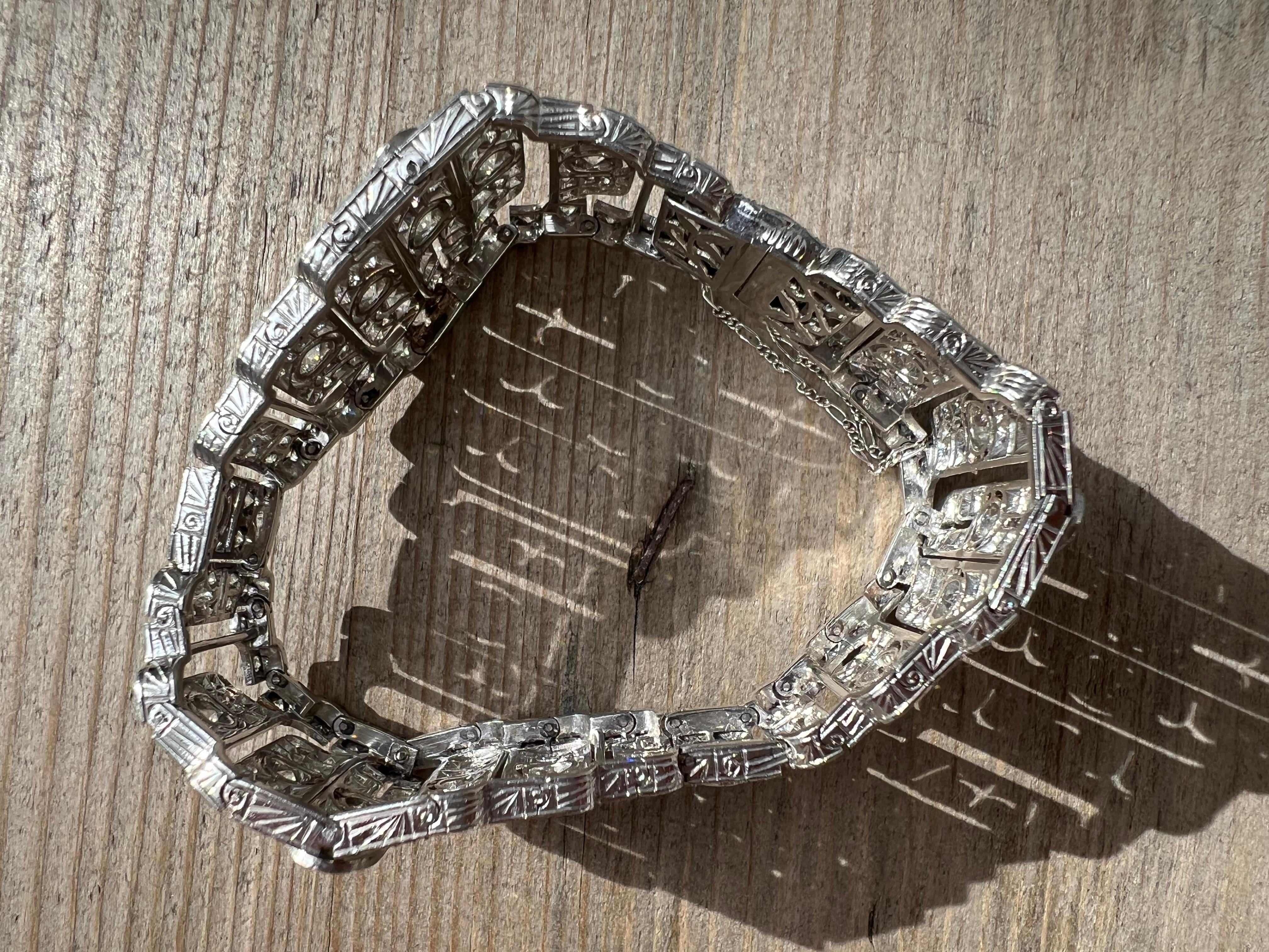 Taglio rotondo Bracciale antico originale francese Art-Deco in platino e diamanti in vendita