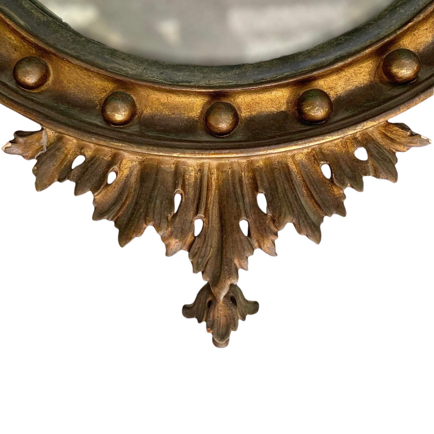 Miroir rond néoclassique français ancien d'origine en bois doré Bon état - En vente à Rostock, MV