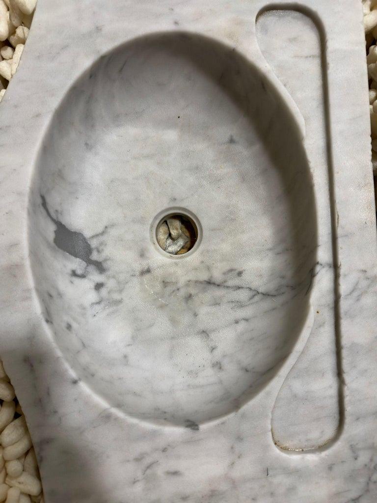 Moderno ANTICO LAVELLO ORIGINALE ITALIANO IN MARMO DI CARRARA inizio XX secolo in vendita