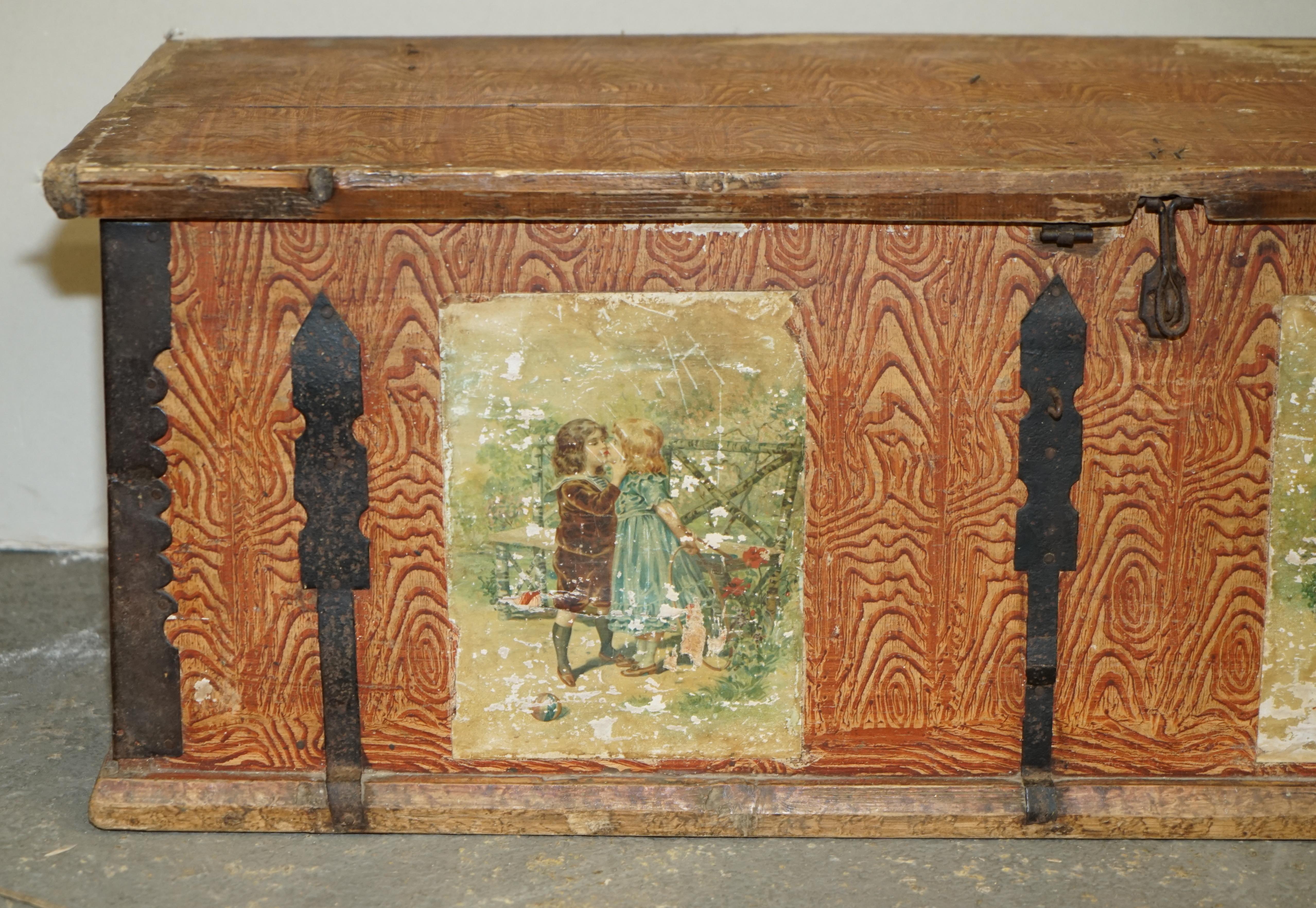 ANTIQUE ORiGINAL PAINT ROMANIAN BLANKET CHEST COFFER TRUNK CHILDREN PICTURES (Spätviktorianisch) im Angebot