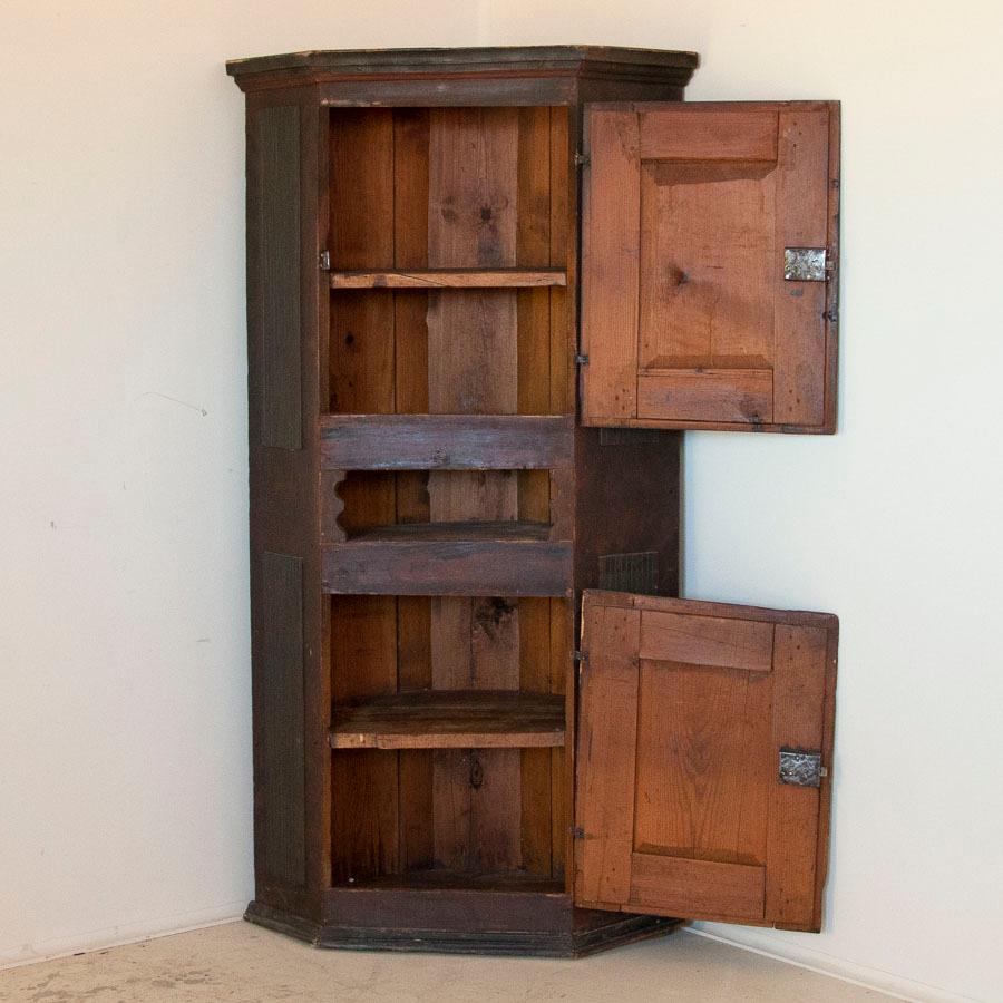 eckschrank antik biedermeier