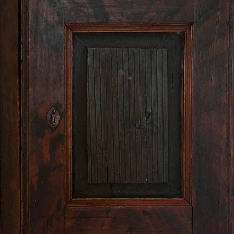 Antiguo armario esquinero original pintado, Suecia Madera en venta