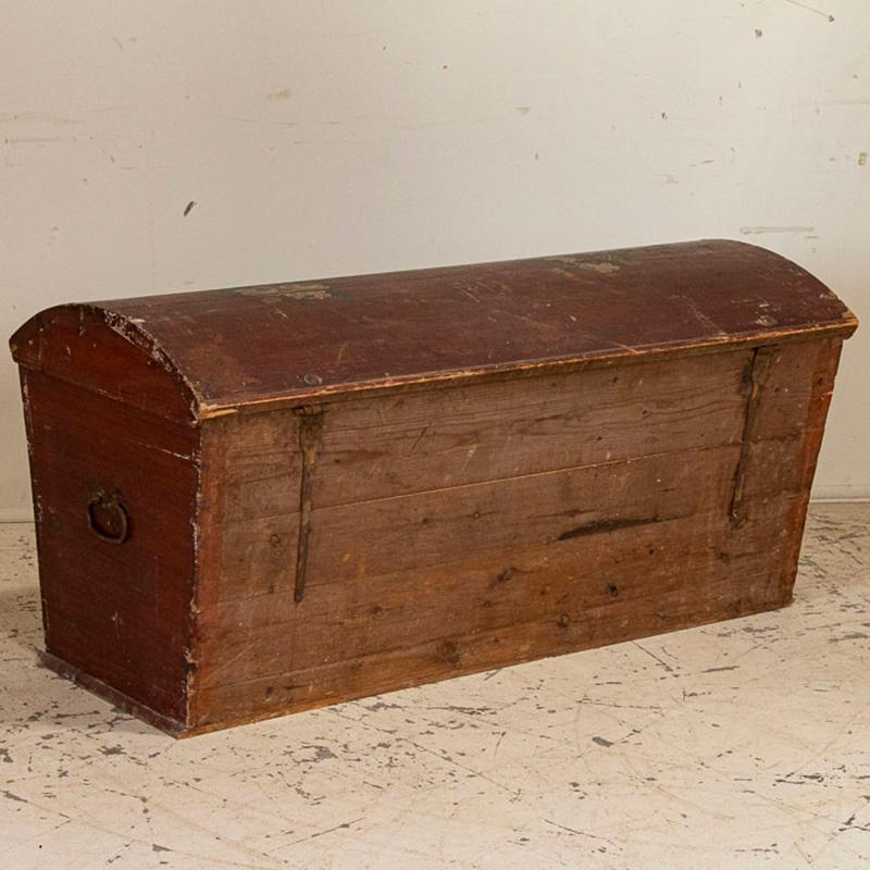 Antique Original Red Painted Swedish Dome Top Trunk Dated 1853 In Good Condition In Round Top, TX