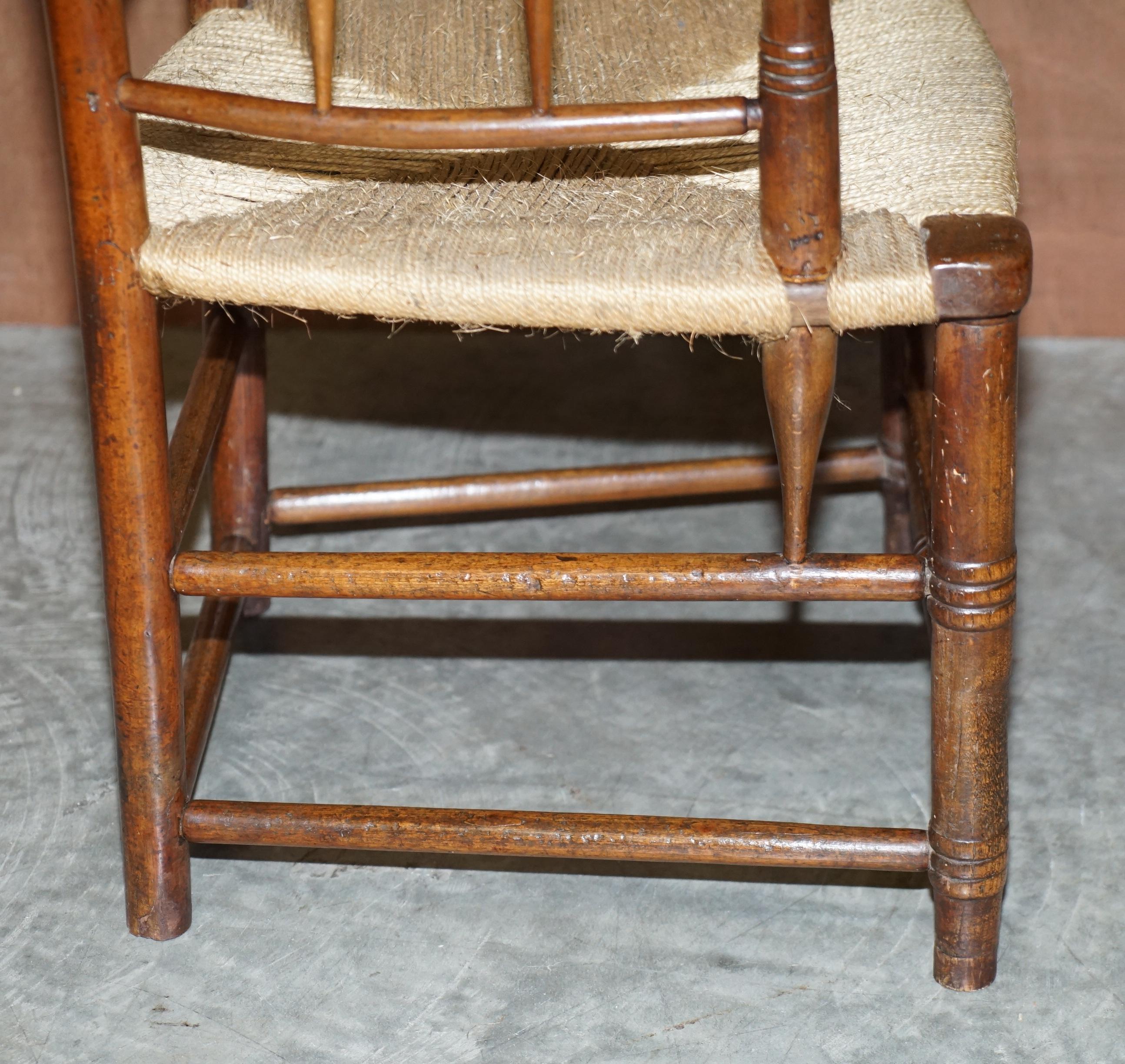 Antique Original William Morris Sussex Rope Seat Armchair Seen in the V&A Museum (fauteuil à assise en corde de Sussex vu au musée V&A) en vente 8