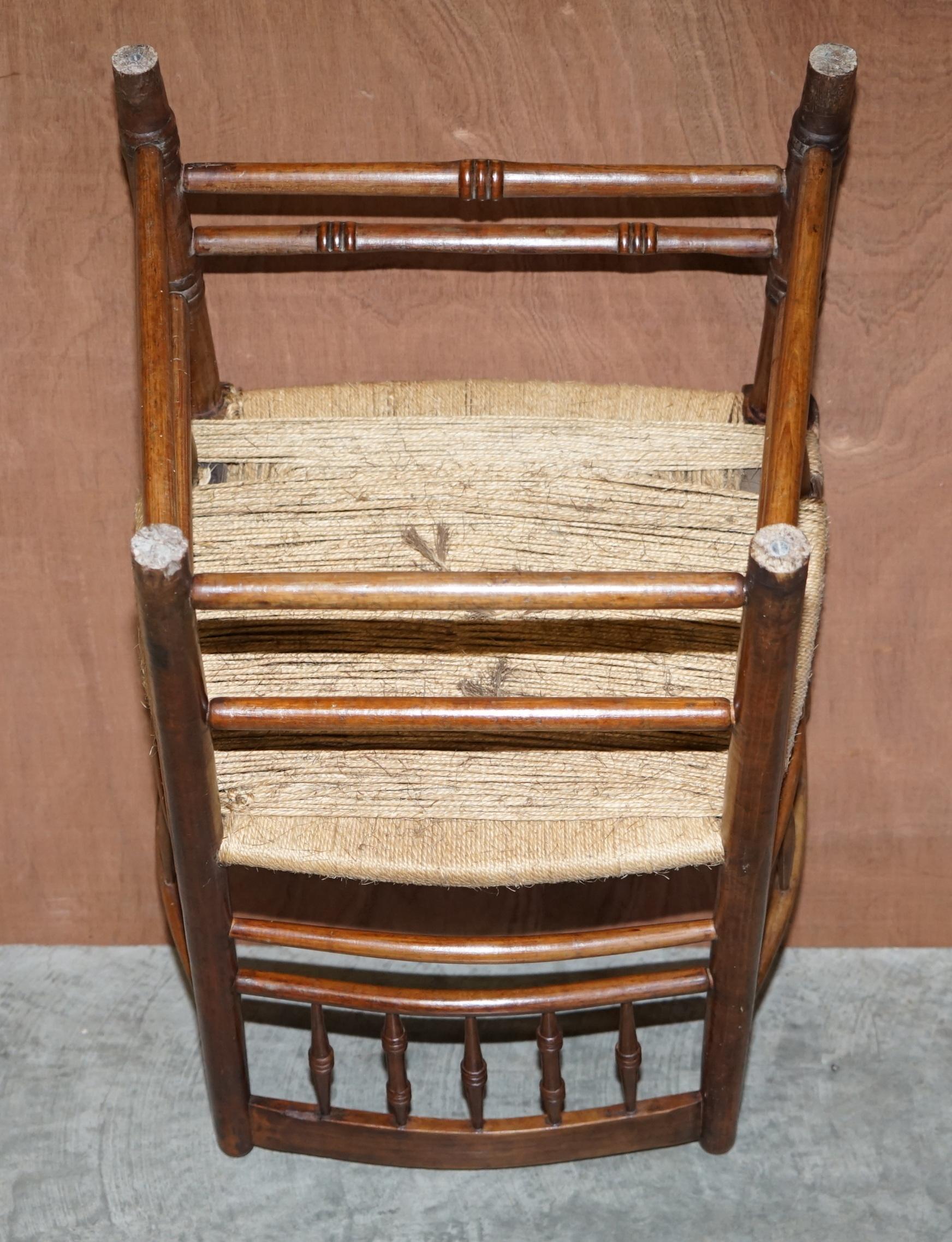 Antique Original William Morris Sussex Rope Seat Armchair Seen in the V&A Museum (fauteuil à assise en corde de Sussex vu au musée V&A) en vente 11