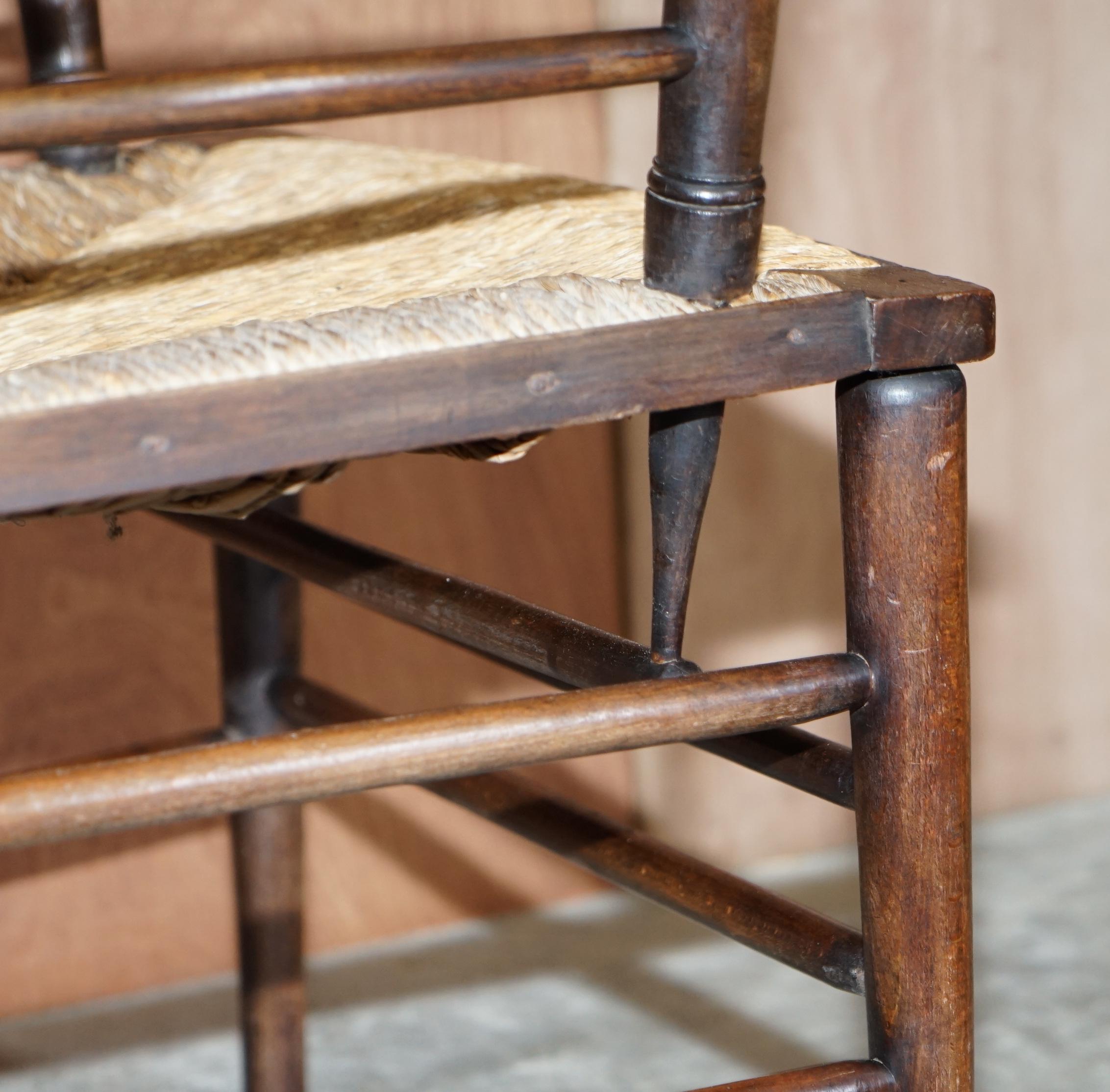 Antique Original William Morris Sussex Rush Seat Armchair Vu dans le V&A Museum 6