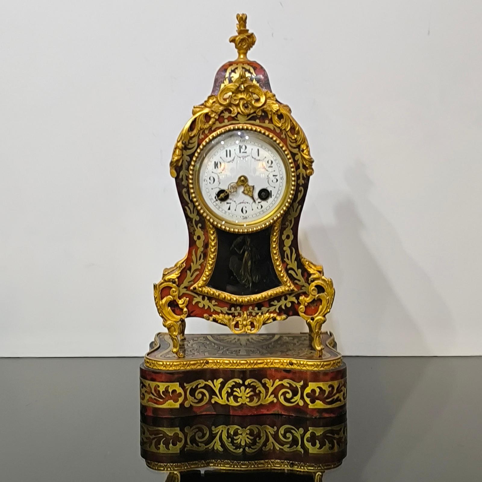Antique Ormolu French Cartel Clock on its Stand, Mantle Clock, Napoleon III Era In Good Condition For Sale In Bochum, NRW