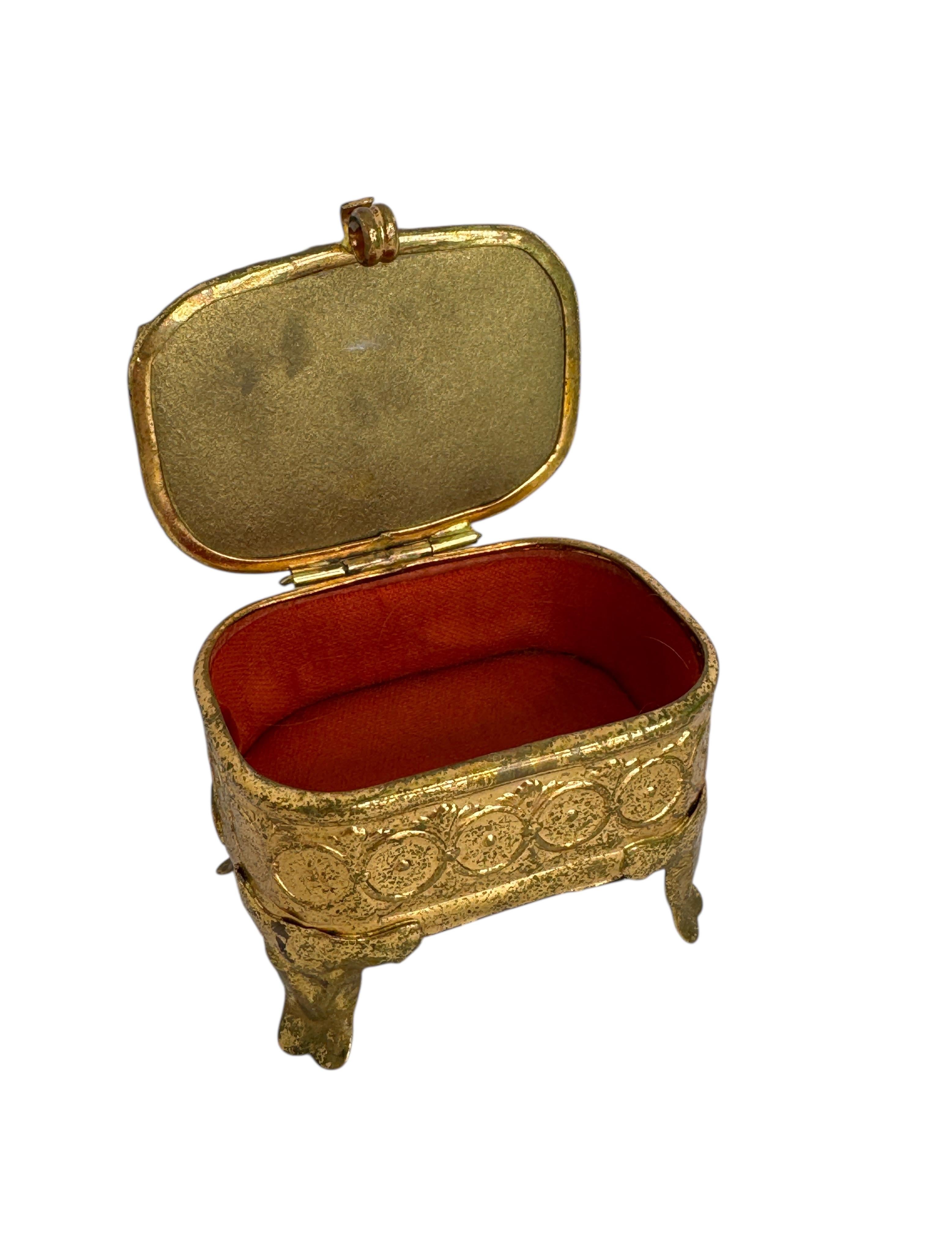 Coffret à bijoux ancien en bronze doré, verre biseauté, cathédrale de Metz, France 1900 en vente 1