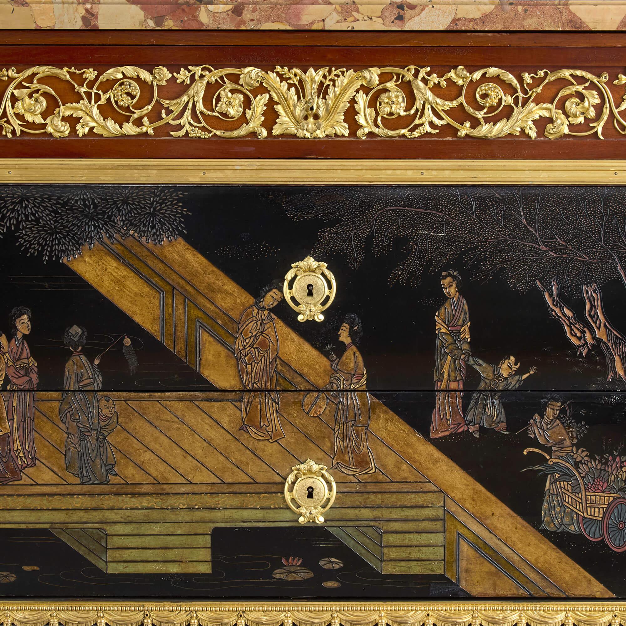 Luigi XVI Antica commode in mogano e lacca cinese montata ad ormolu della Maison Forest in vendita