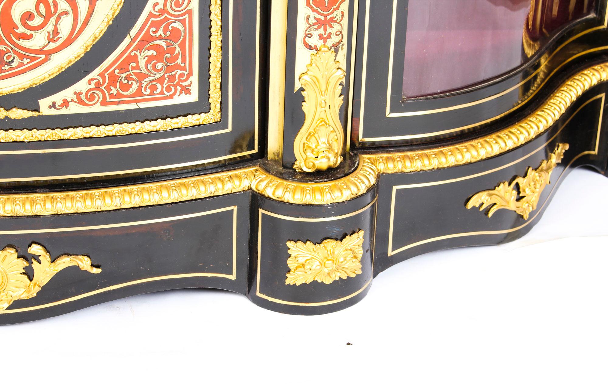 Crédence ancienne en boulle serpentine montée sur bronze doré 19ème siècle en vente 11