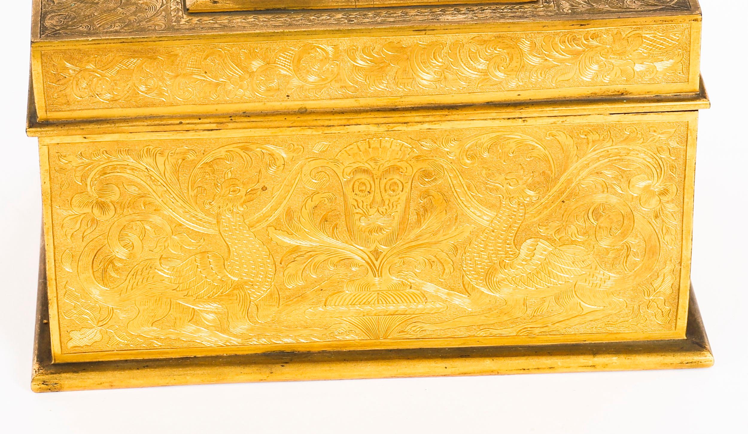 Coffret à bijoux ancien en bronze doré et monté sur Sèvres 19ème siècle en vente 6