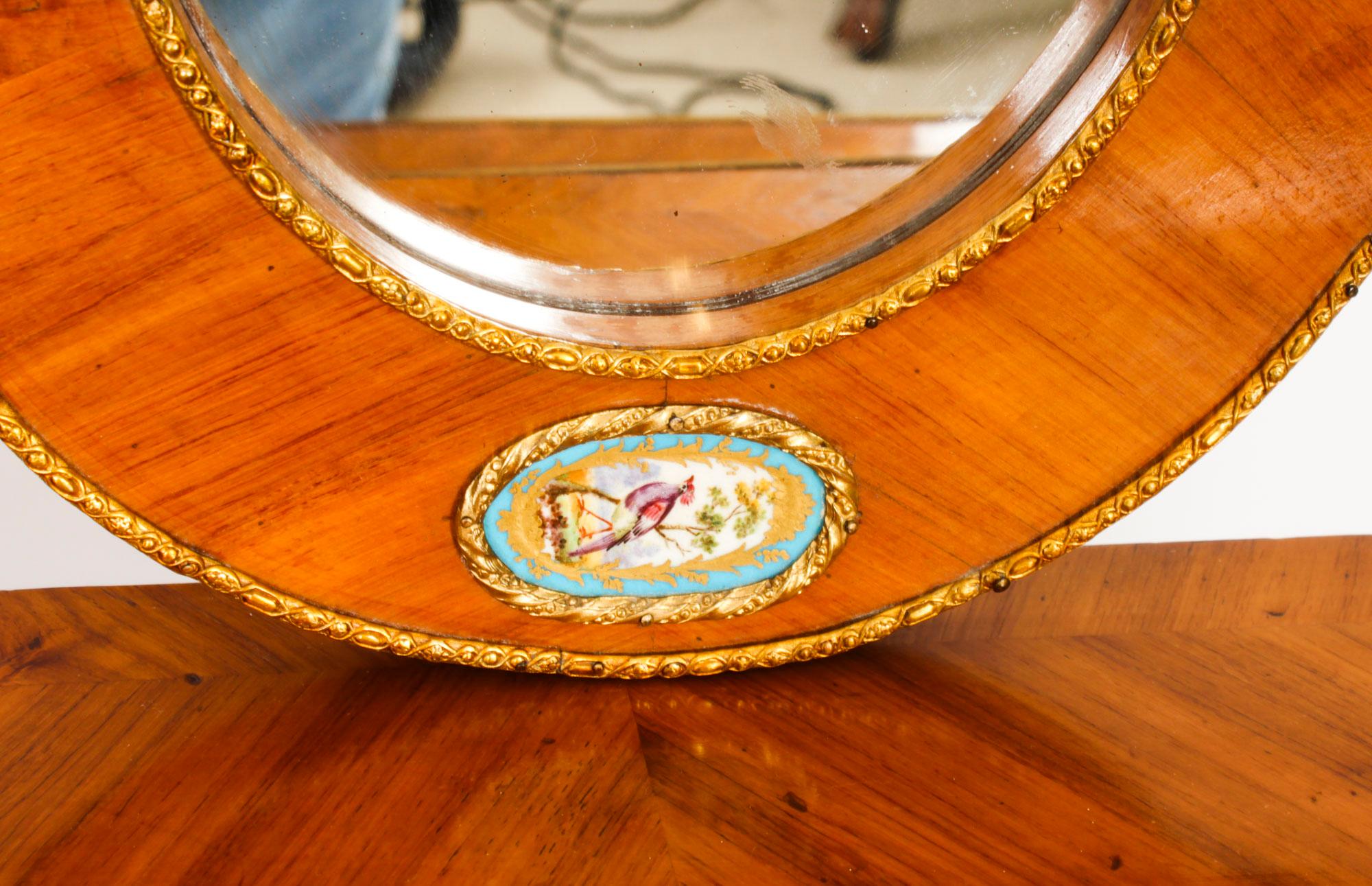 Antique Table de toilette et miroir en porcelaine de Sèvres et bronze doré 19ème siècle en vente 8