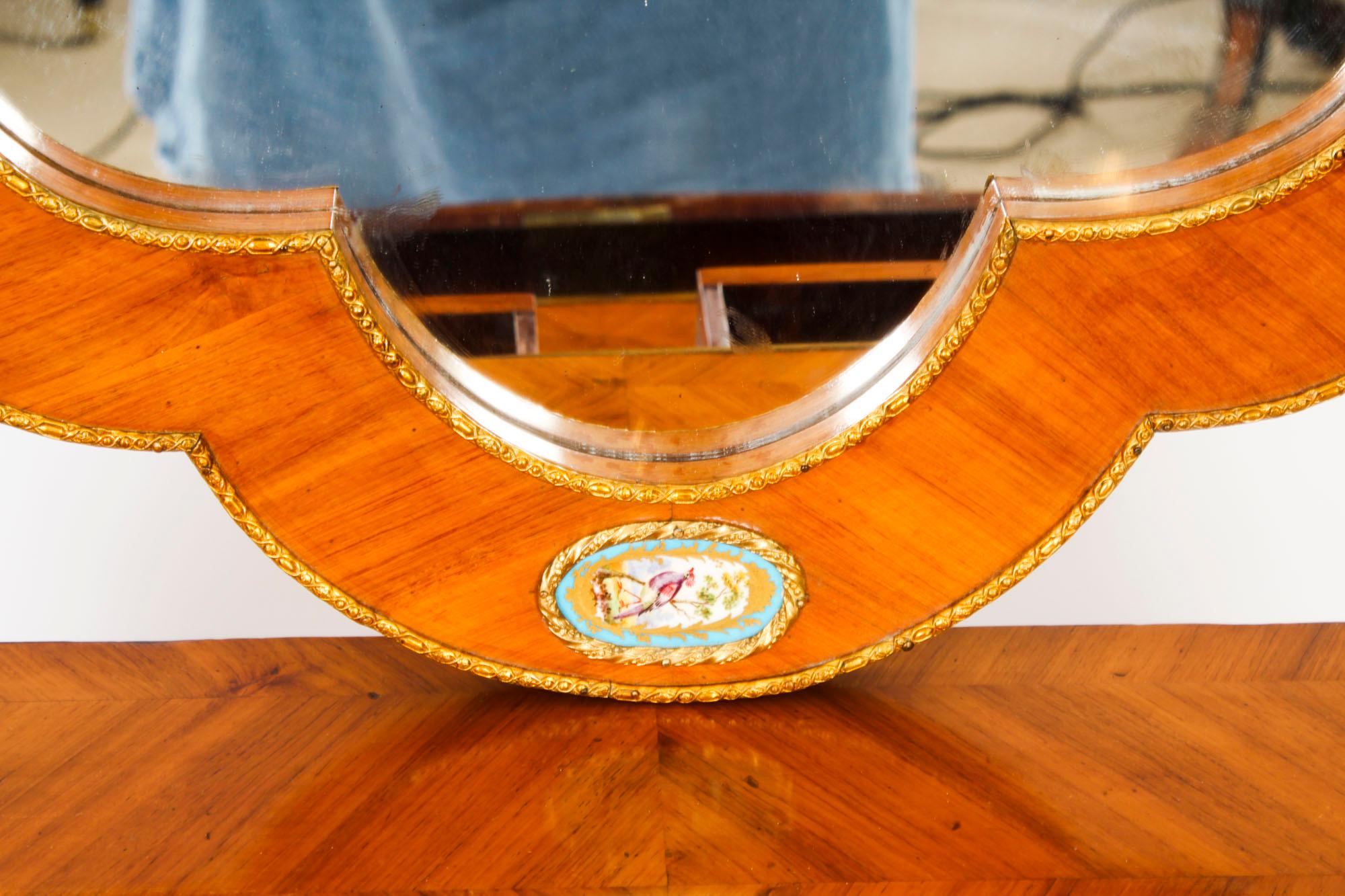 Antique Table de toilette et miroir en porcelaine de Sèvres et bronze doré 19ème siècle en vente 3