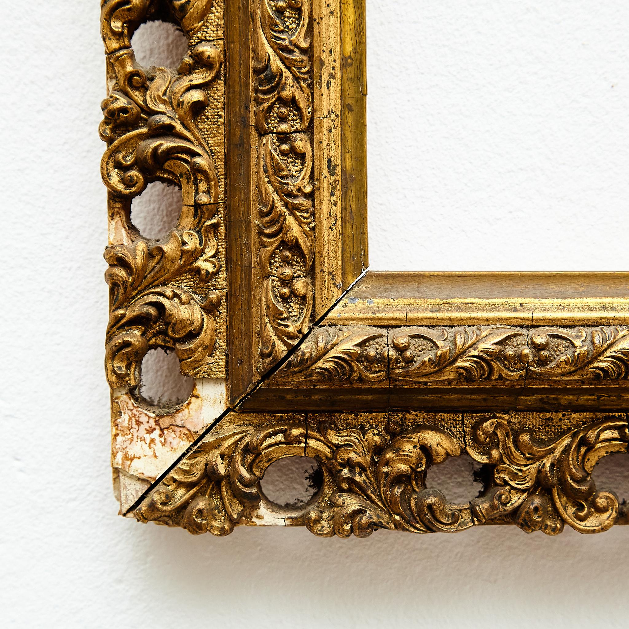 Antique Ornament Gold Wood Frame, circa 1930 In Good Condition In Barcelona, Barcelona