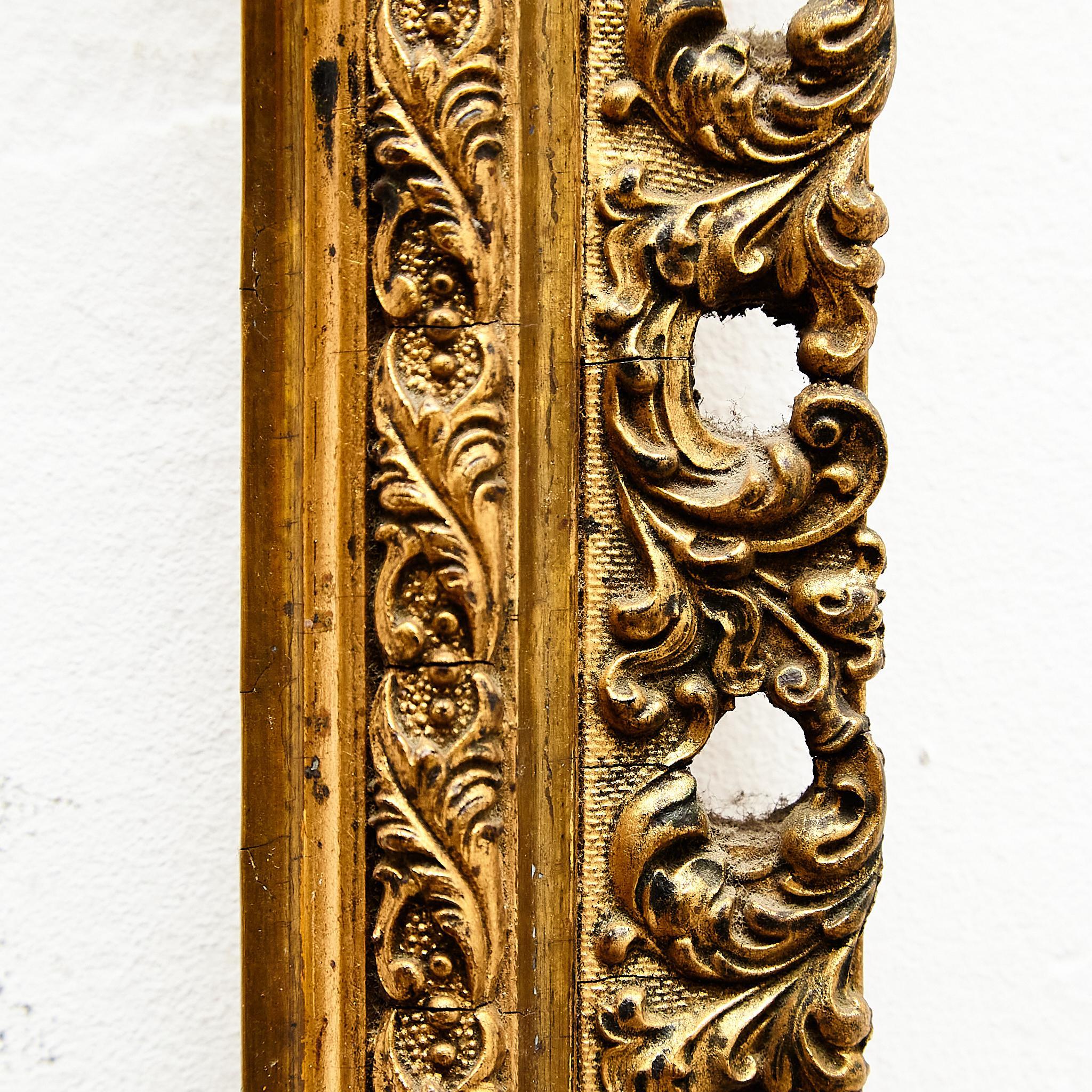 Antiguo marco de madera dorada ornamental, circa 1930 Madera en venta