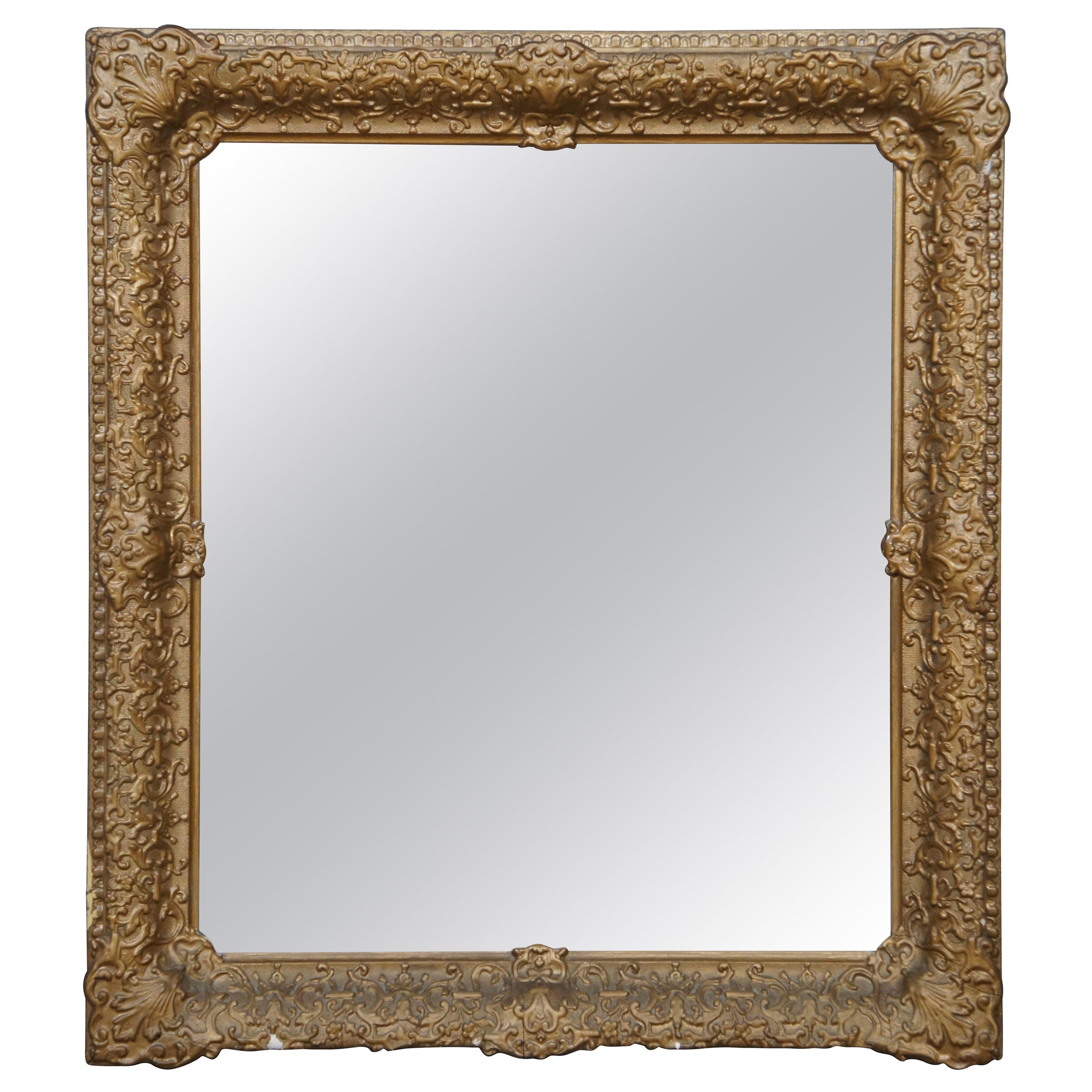 Antiguo Espejo de Pared Rectangular de Madera Dorada Barroca Ornamentada en venta
