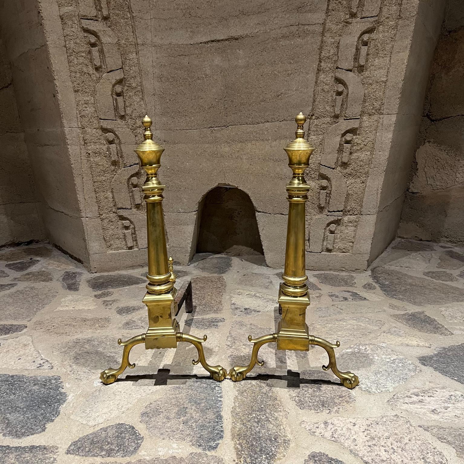 Antique Ornate brass fireplace finial Andirons classical Federal Elegance
Set of brass andirons. Oversize. No label.
Measures: 26.5 tall x 13 width x 19.5 depth
Original preowned unrestored vintage condition
See images provided please.




