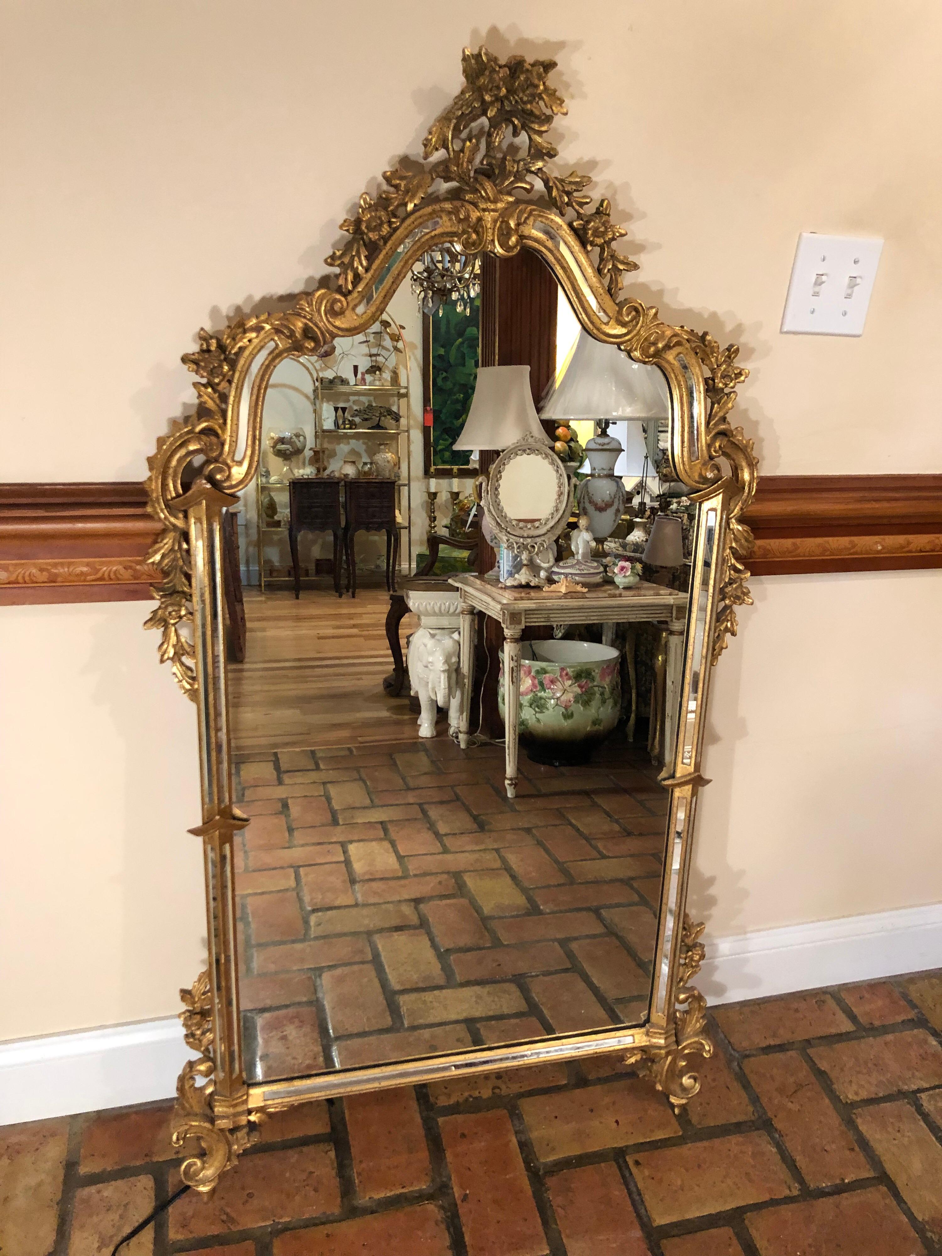 Vintage Ornate Gilt Mirror Attributed to Labarge In Good Condition In Redding, CT