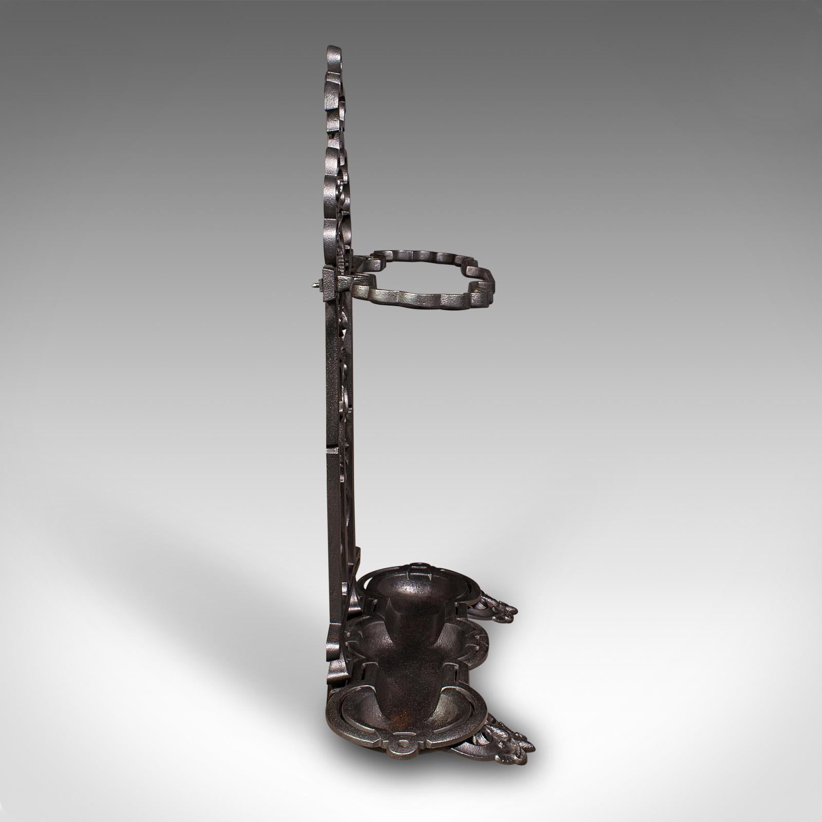 Britannique Antique Stand Sticks orné, anglais, Umbrella Looping, victorien, goût jacobéen en vente