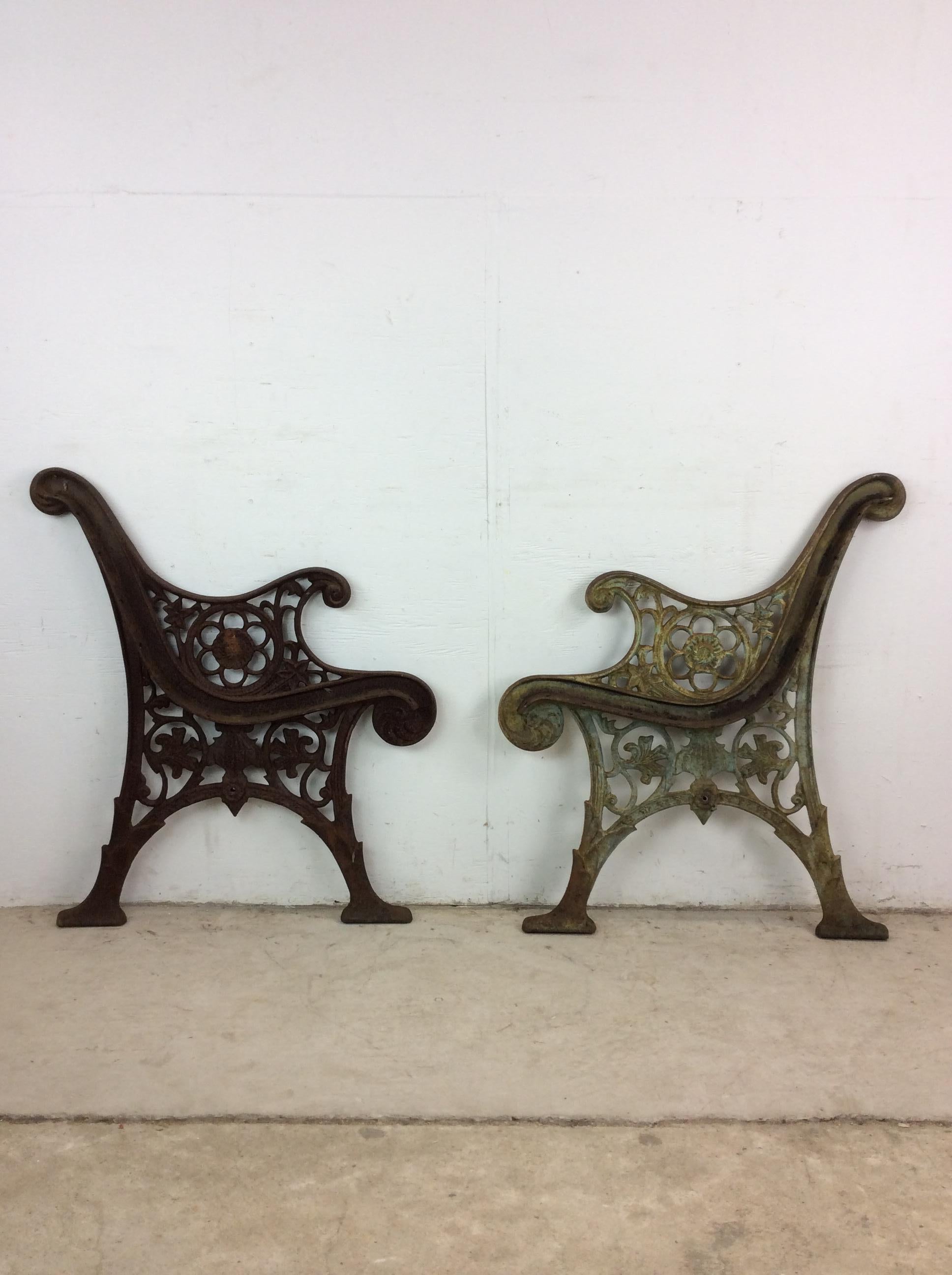 Bancs d'extérieur en fer forgé orné antique en vente 7