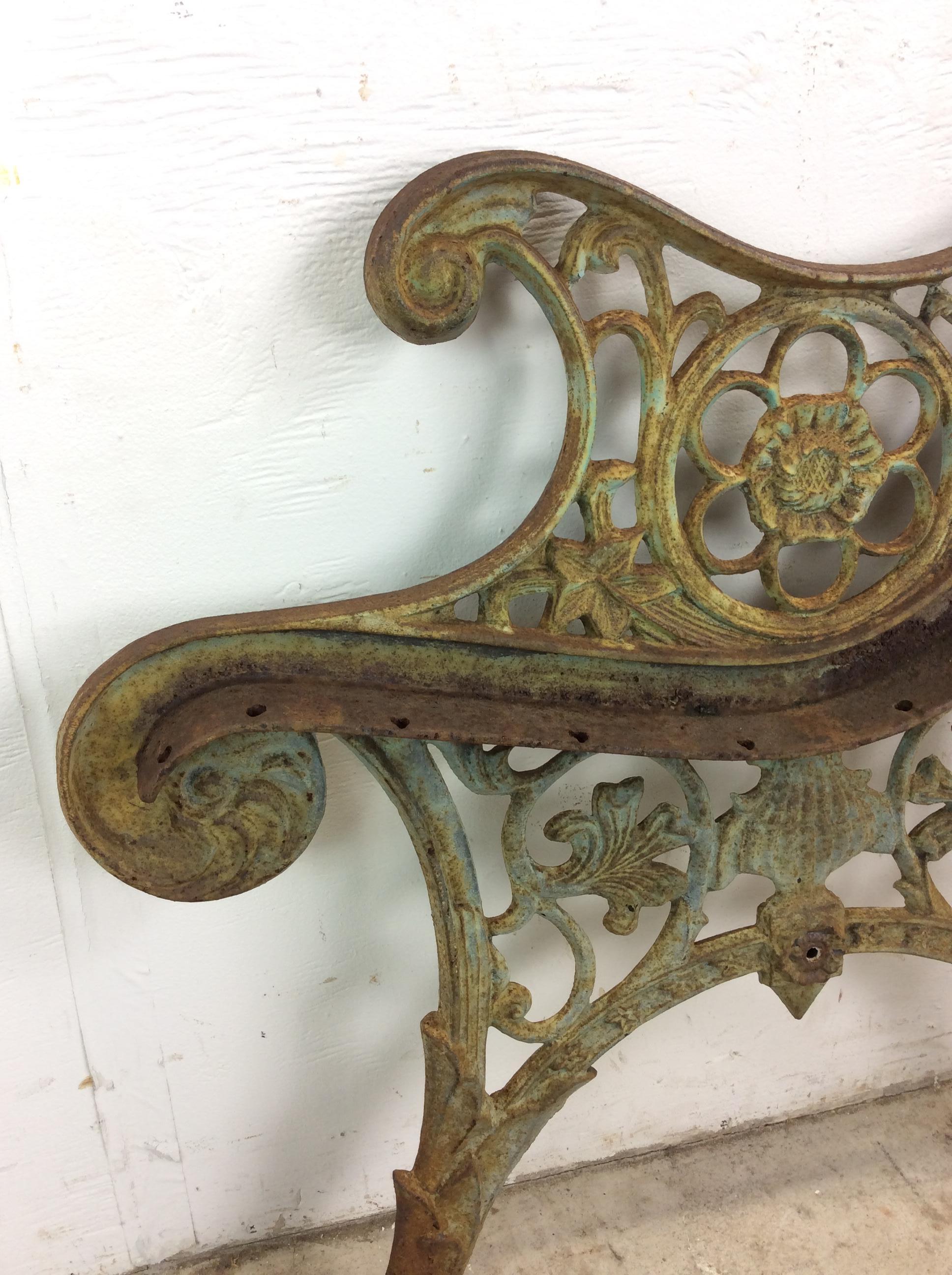 Bancs d'extérieur en fer forgé orné antique en vente 10