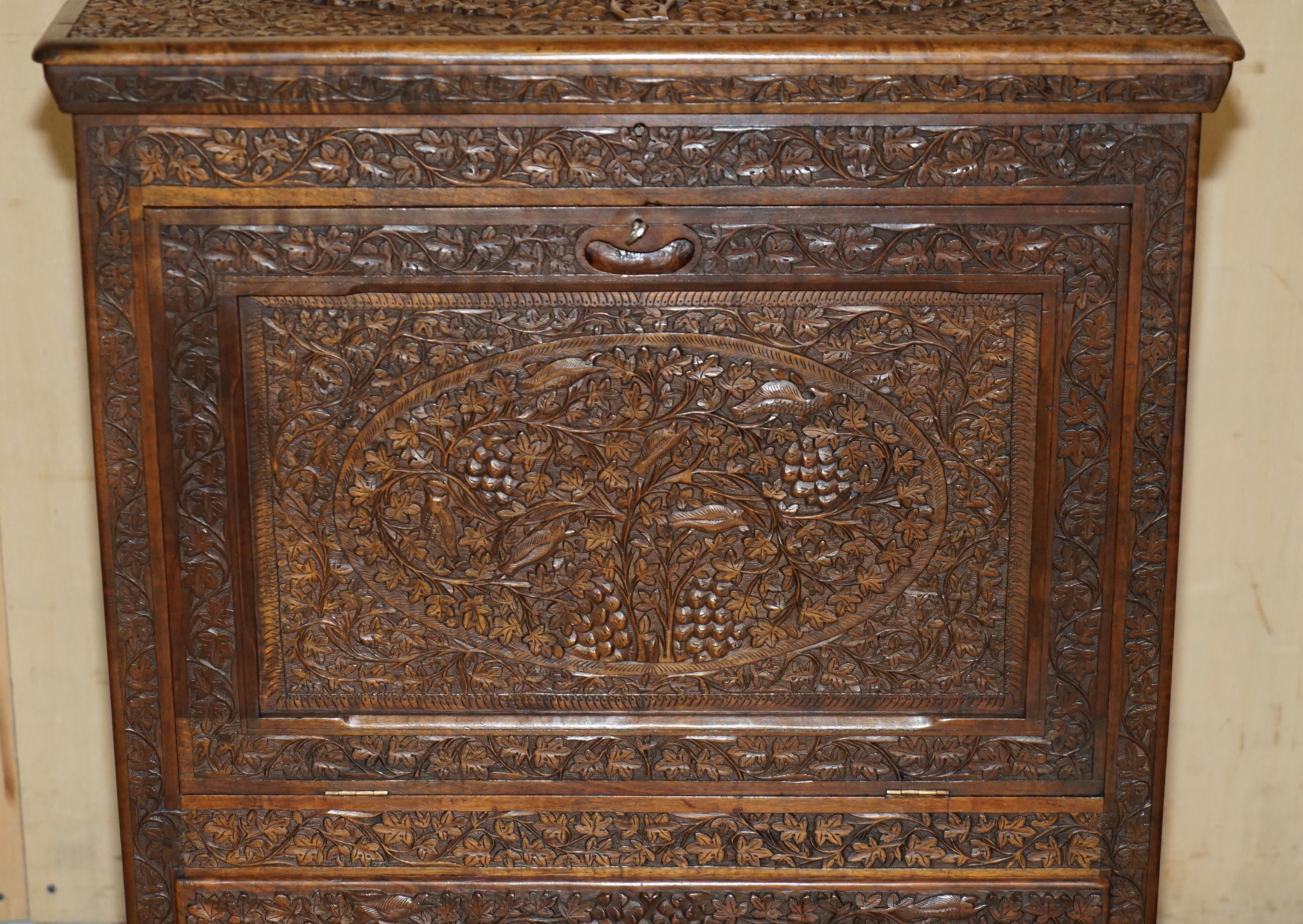 Edoardiano BAR BAR DI BIBLIOTECA CON CHIAVE ANTIQUE ORNATAMENTE INCISO DI COLONIAL BRITANNICO in vendita