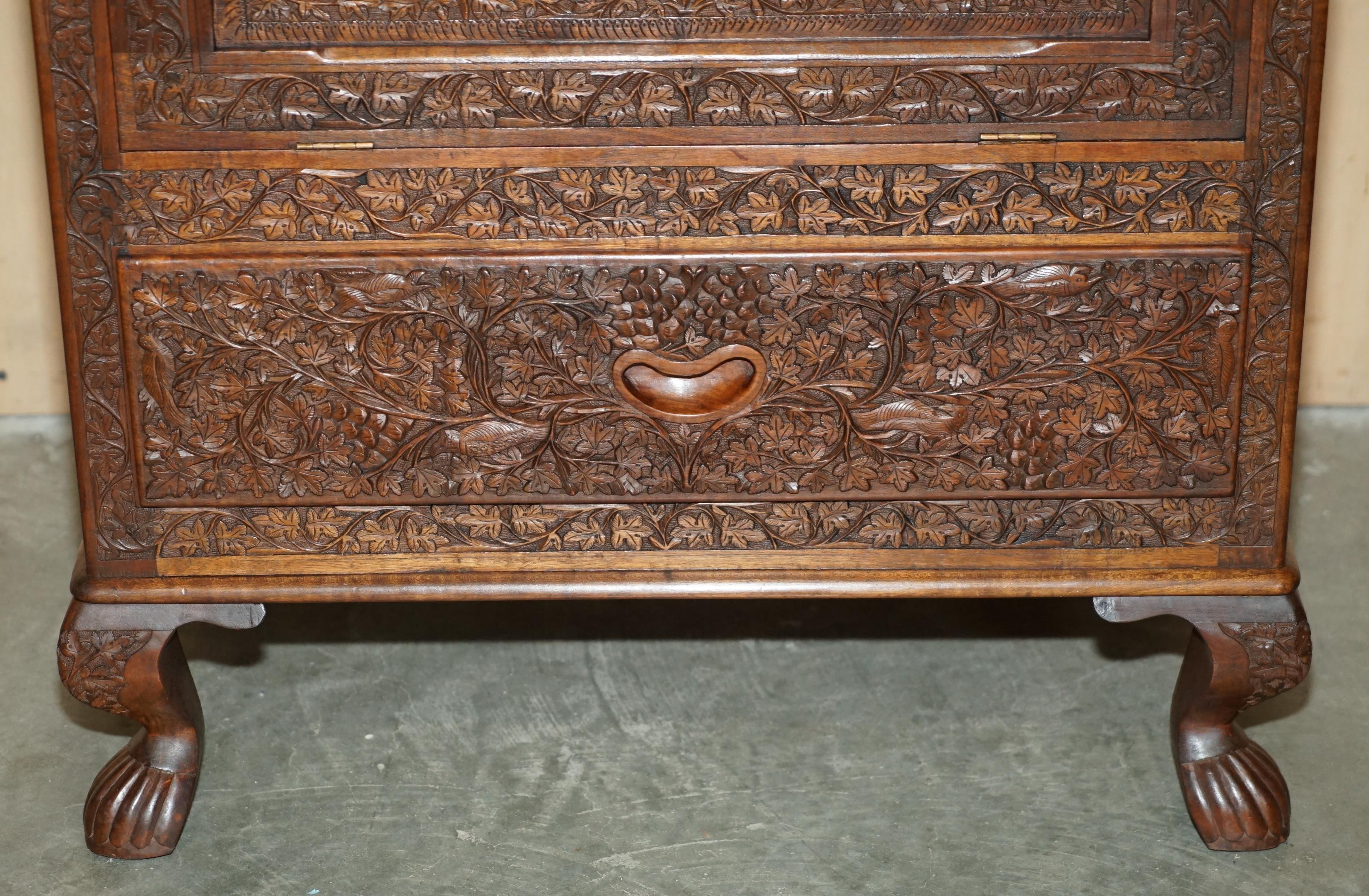 Fatto a mano BAR BAR DI BIBLIOTECA CON CHIAVE ANTIQUE ORNATAMENTE INCISO DI COLONIAL BRITANNICO in vendita